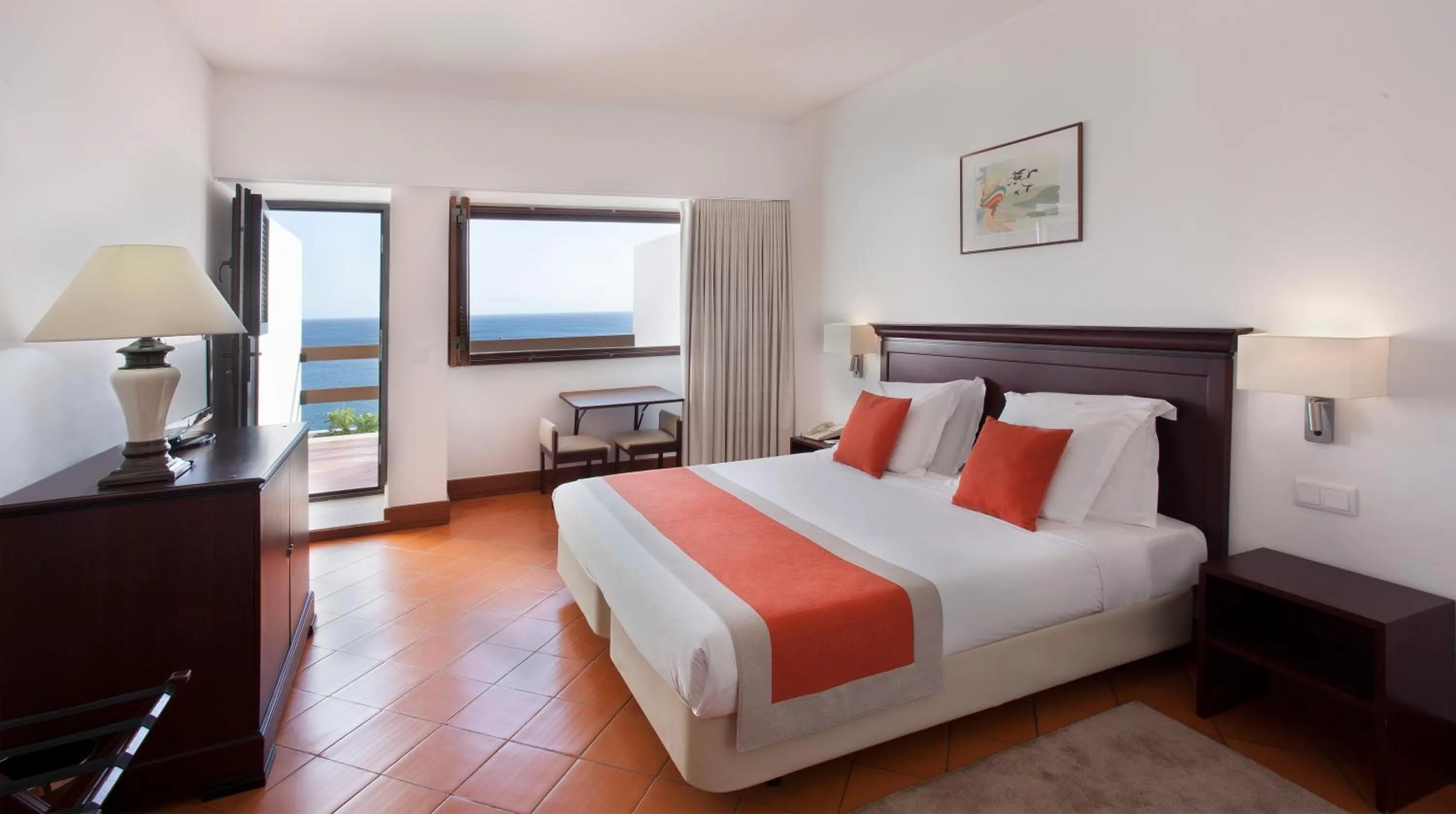Twin Room with Sea View in Hotel do Mar