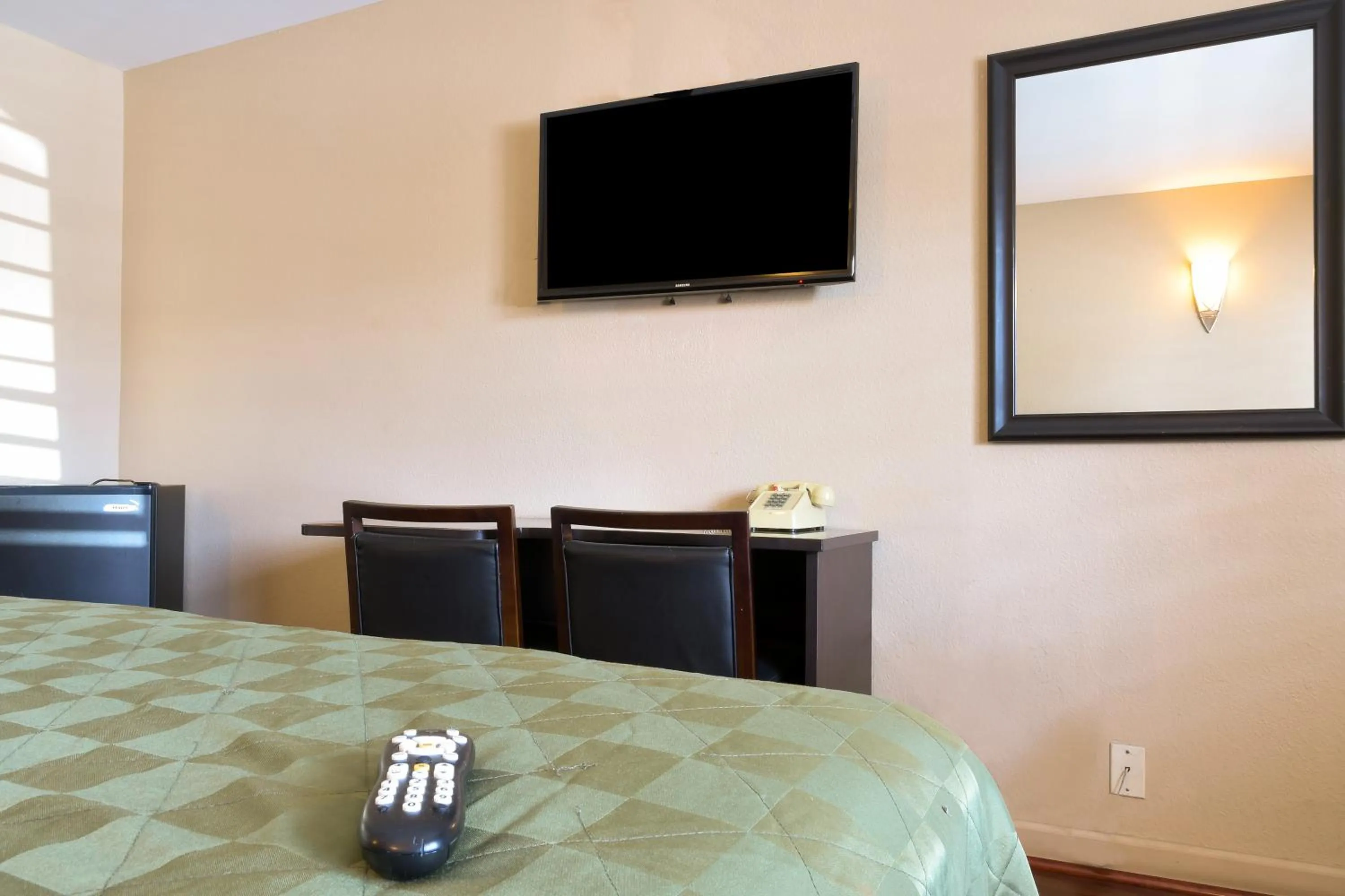 Large Single Room in Covina Motel