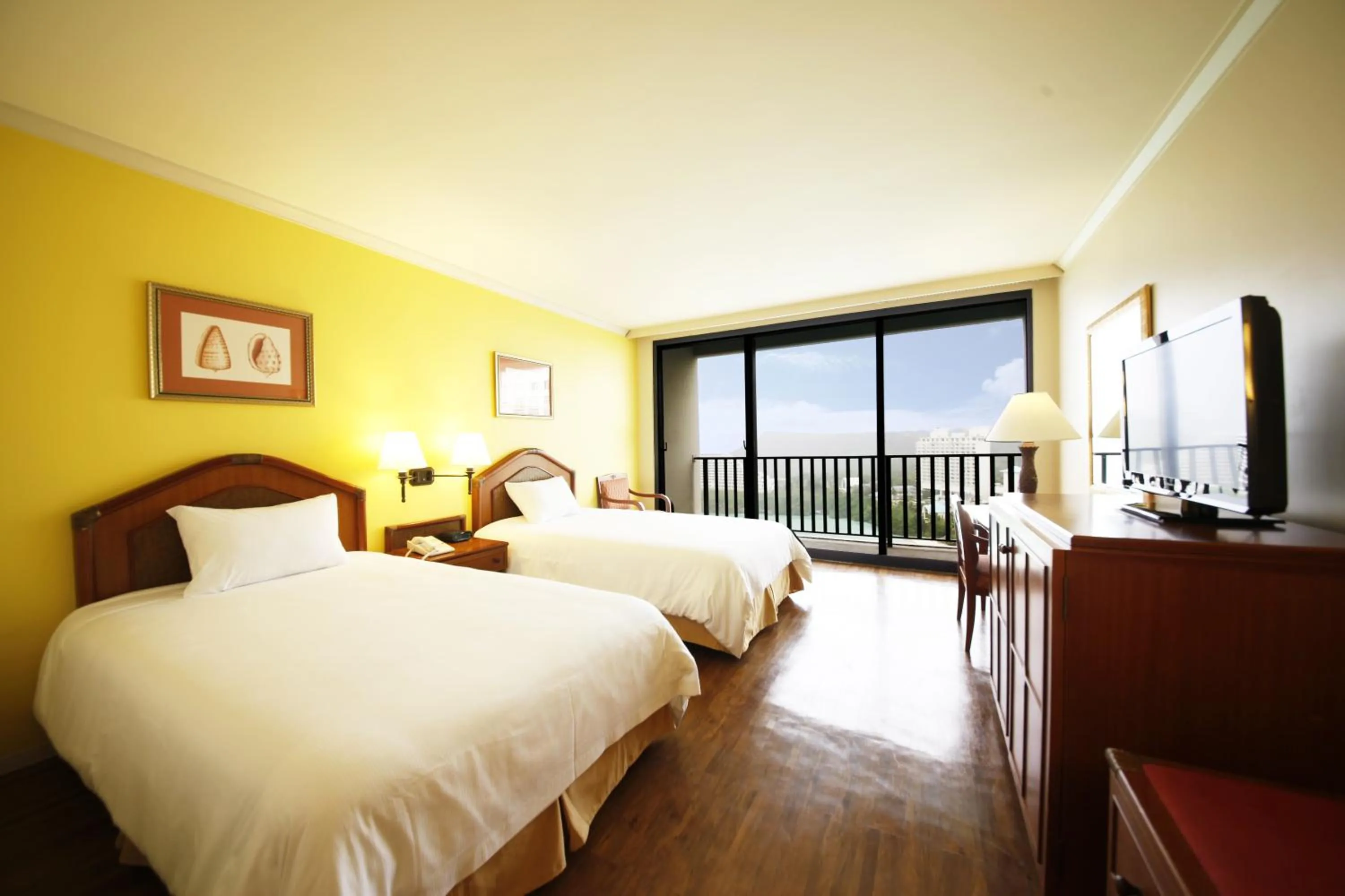 Beach Tower - Beach Twin Room  in Guam Reef Hotel