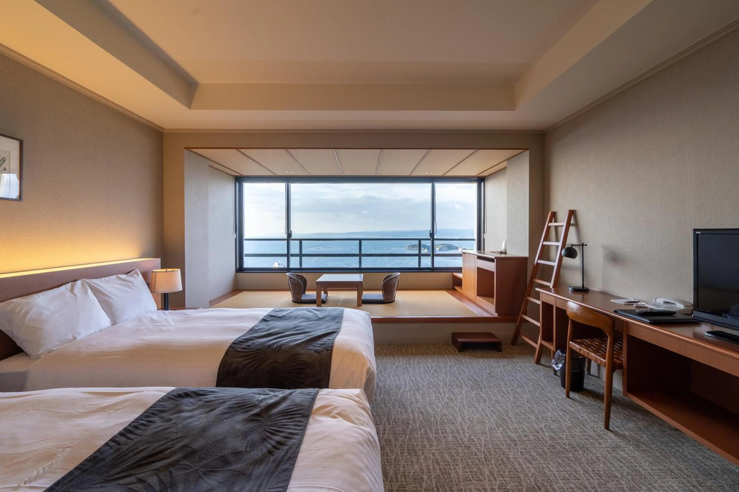 Superior Twin Room with Tatami Area and Ocean View - single occupancy in Infinito Hotel and Spa
