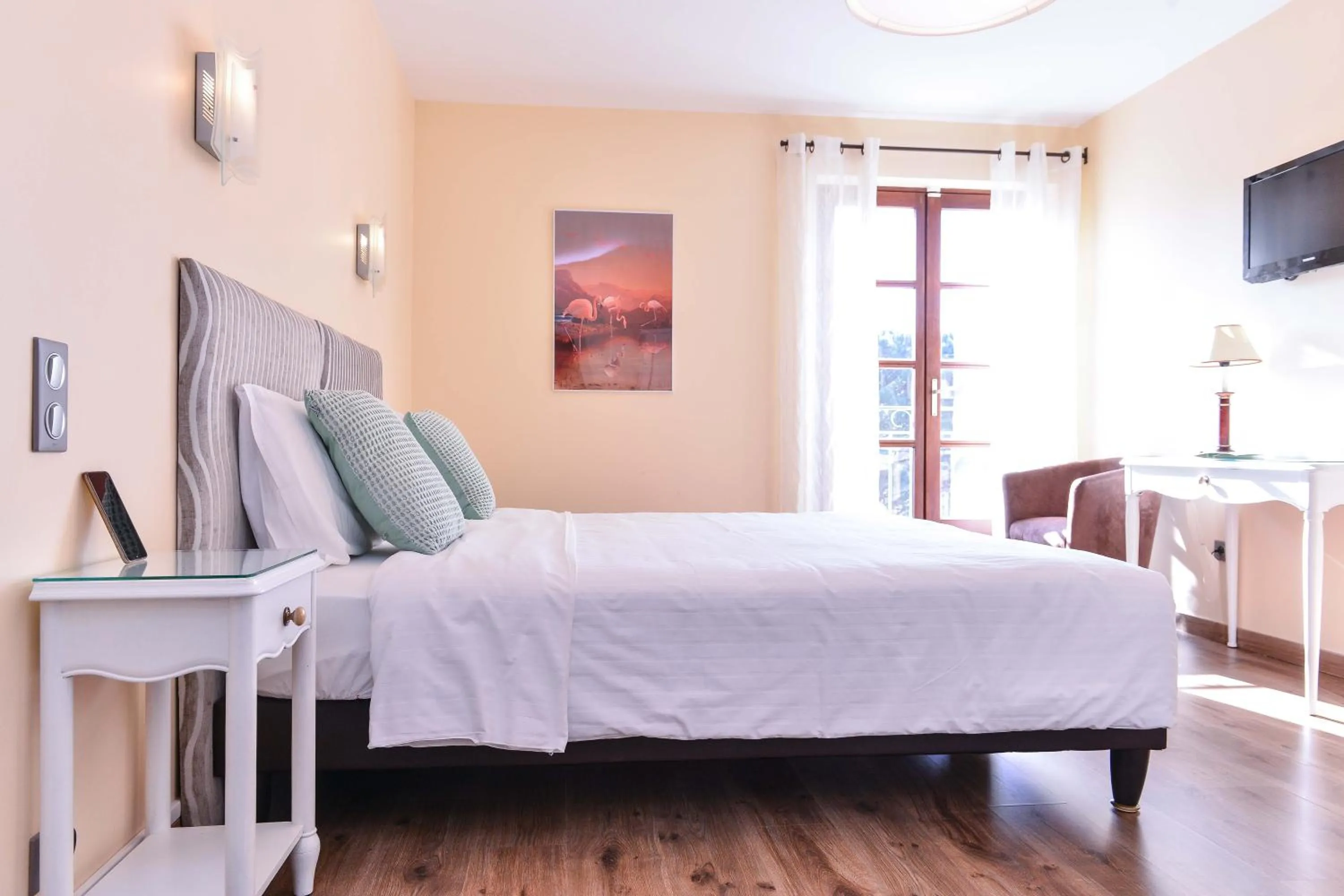 Superior Double Room in Logis Hôtel Restaurant Le Chêne Vert