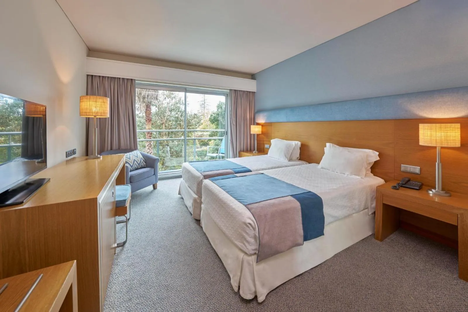 Twin Room with Garden View in Hotel Do Caracol