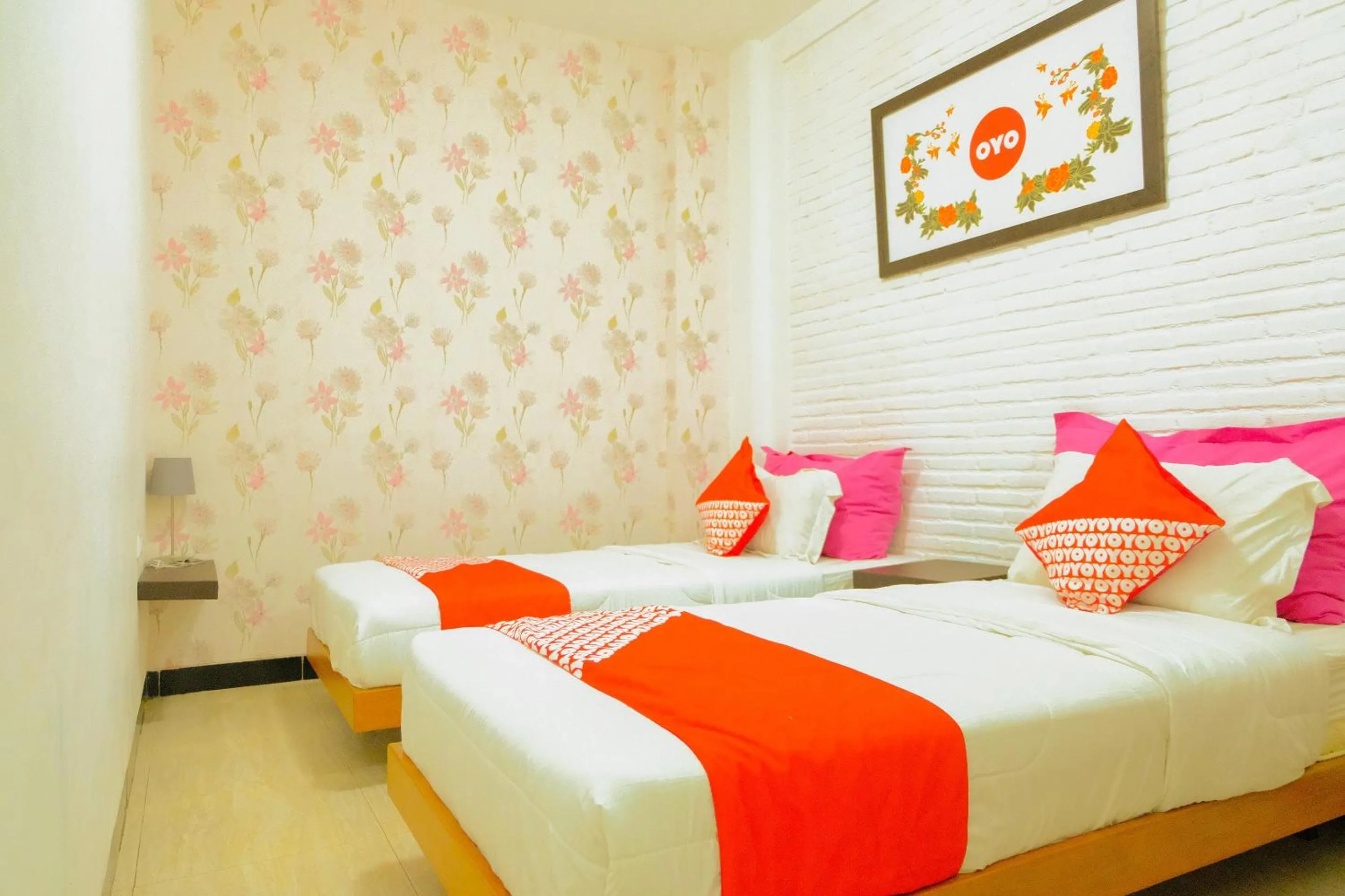Delxue Twin Room in Hotel O 32 Guest House
