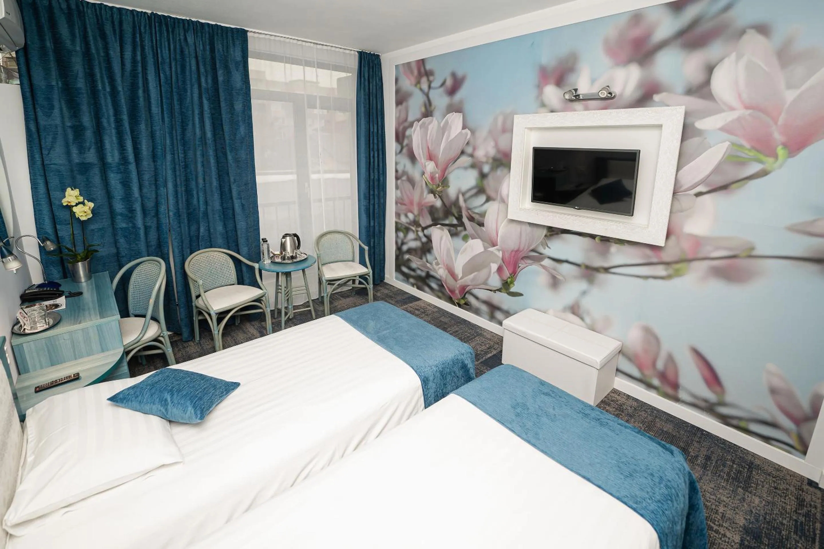 Standard Twin Room in MyContinental Suceava