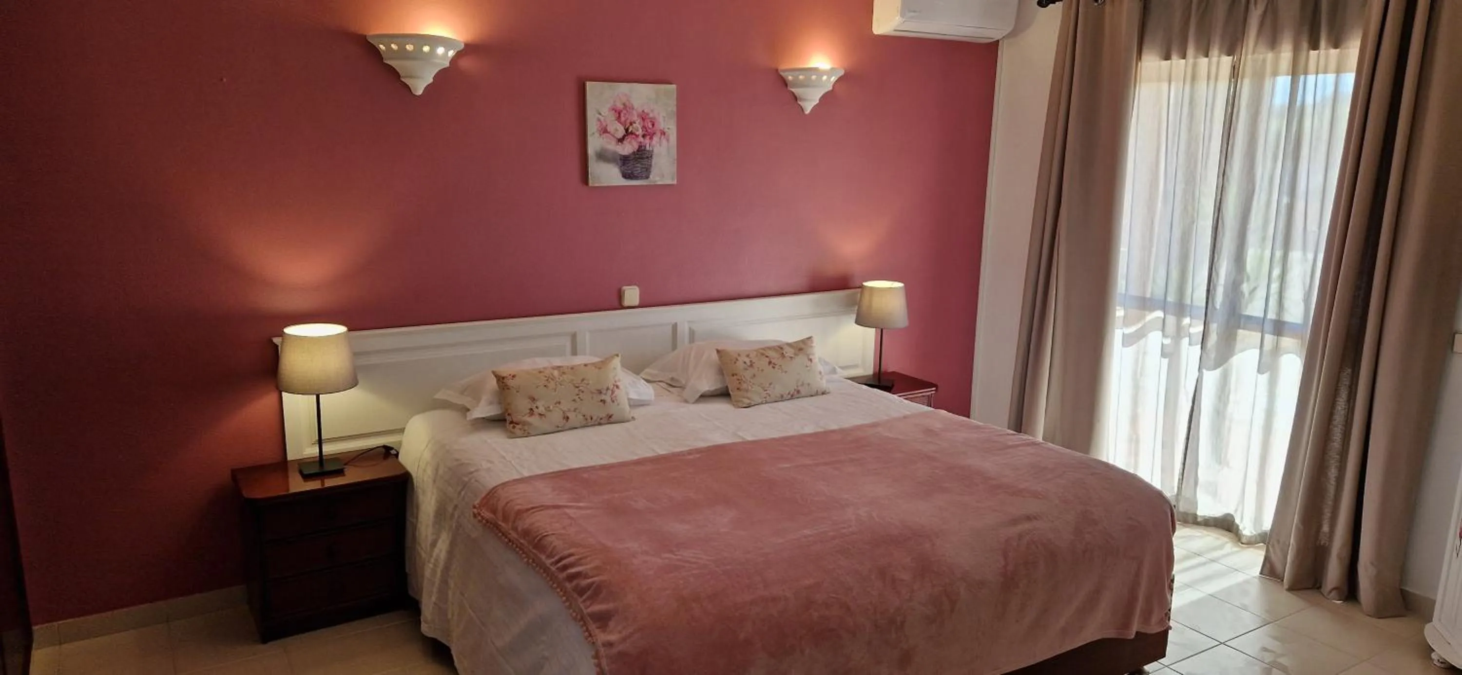 Double Room with Garden View - single occupancy in Casa Rosa Montes