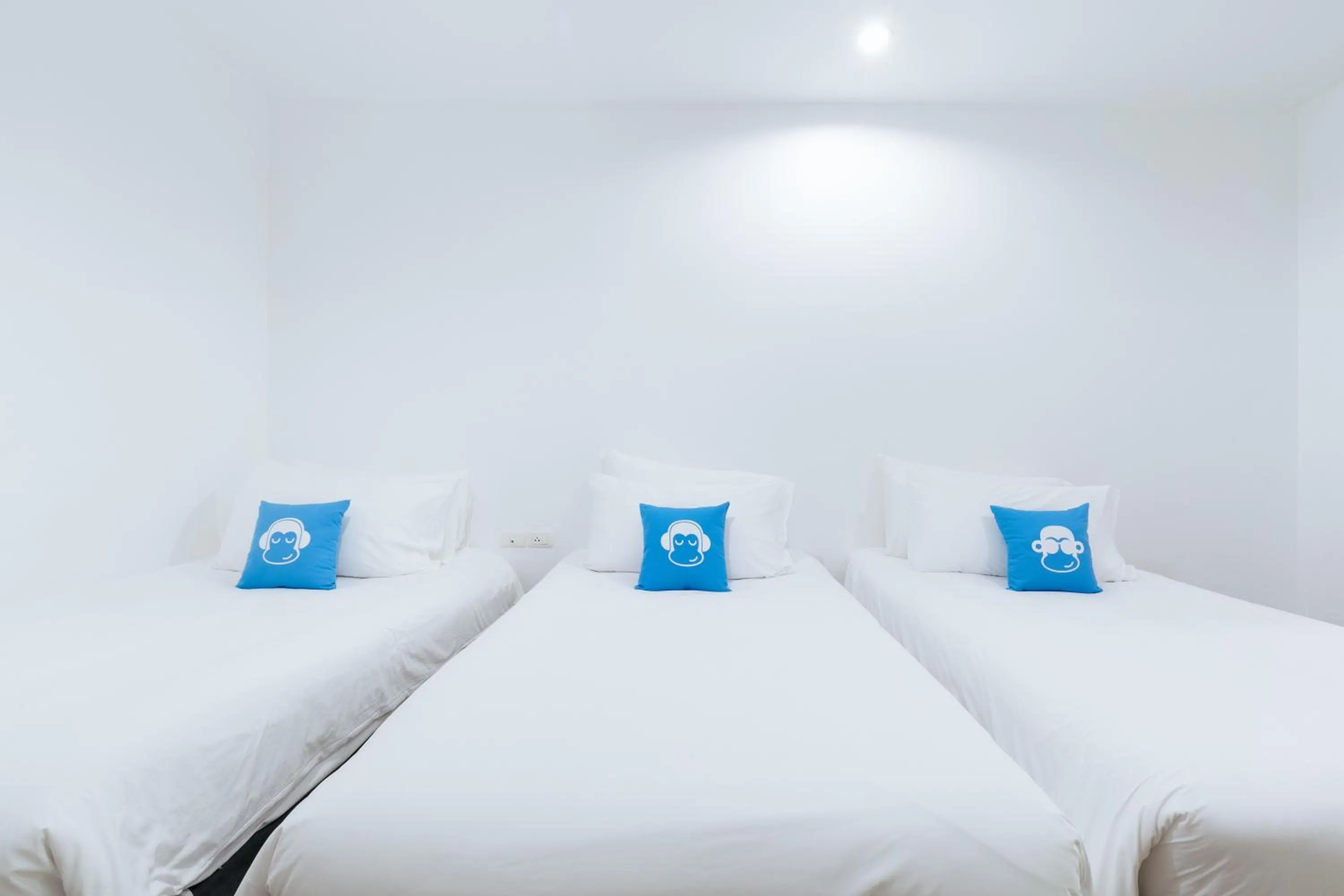 Superior Triple Room in Blu Monkey Bed & Breakfast Phuket