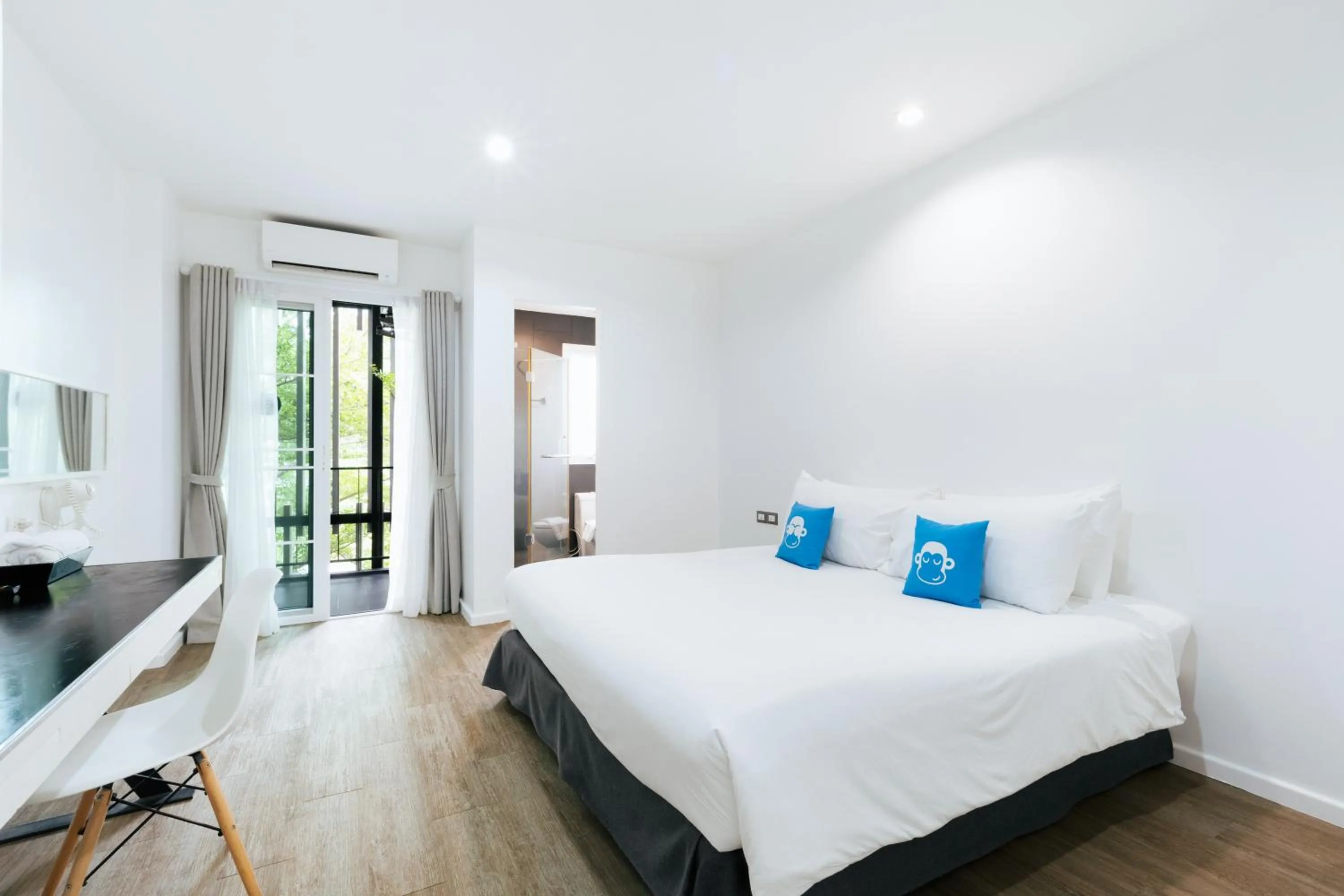Superior King Room in Blu Monkey Bed & Breakfast Phuket