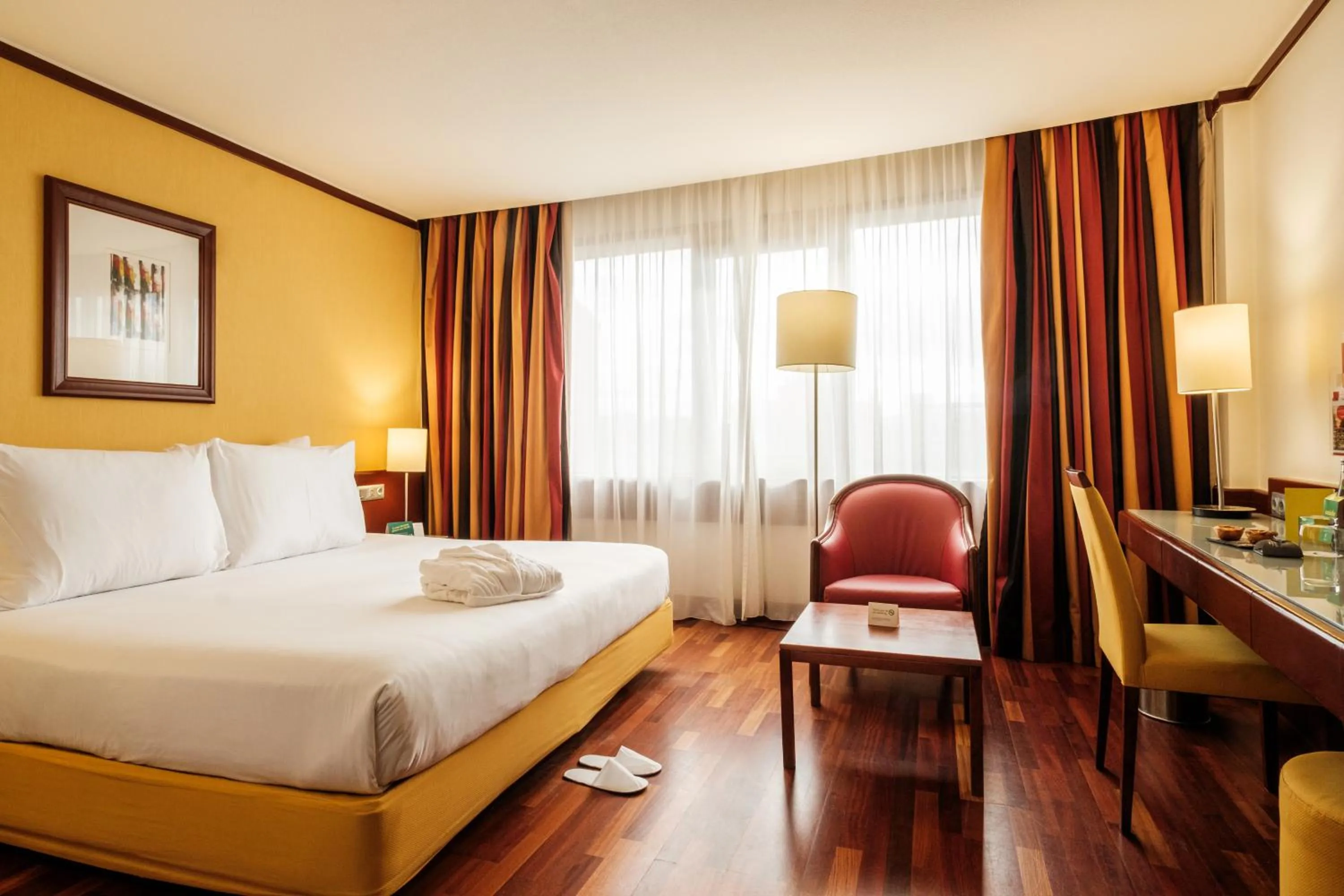 Standard King Room - single occupancy in Holiday Inn Lisbon-Continental by IHG