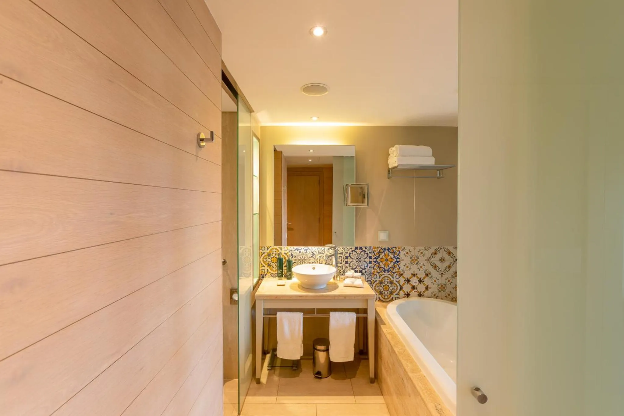 Deluxe King Room with Pool View in Hilton Vilamoura