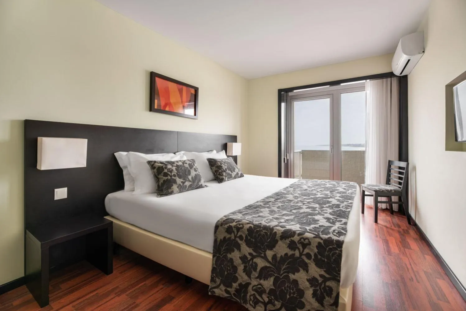 Family Room with Sea View in Exe Praia Golfe