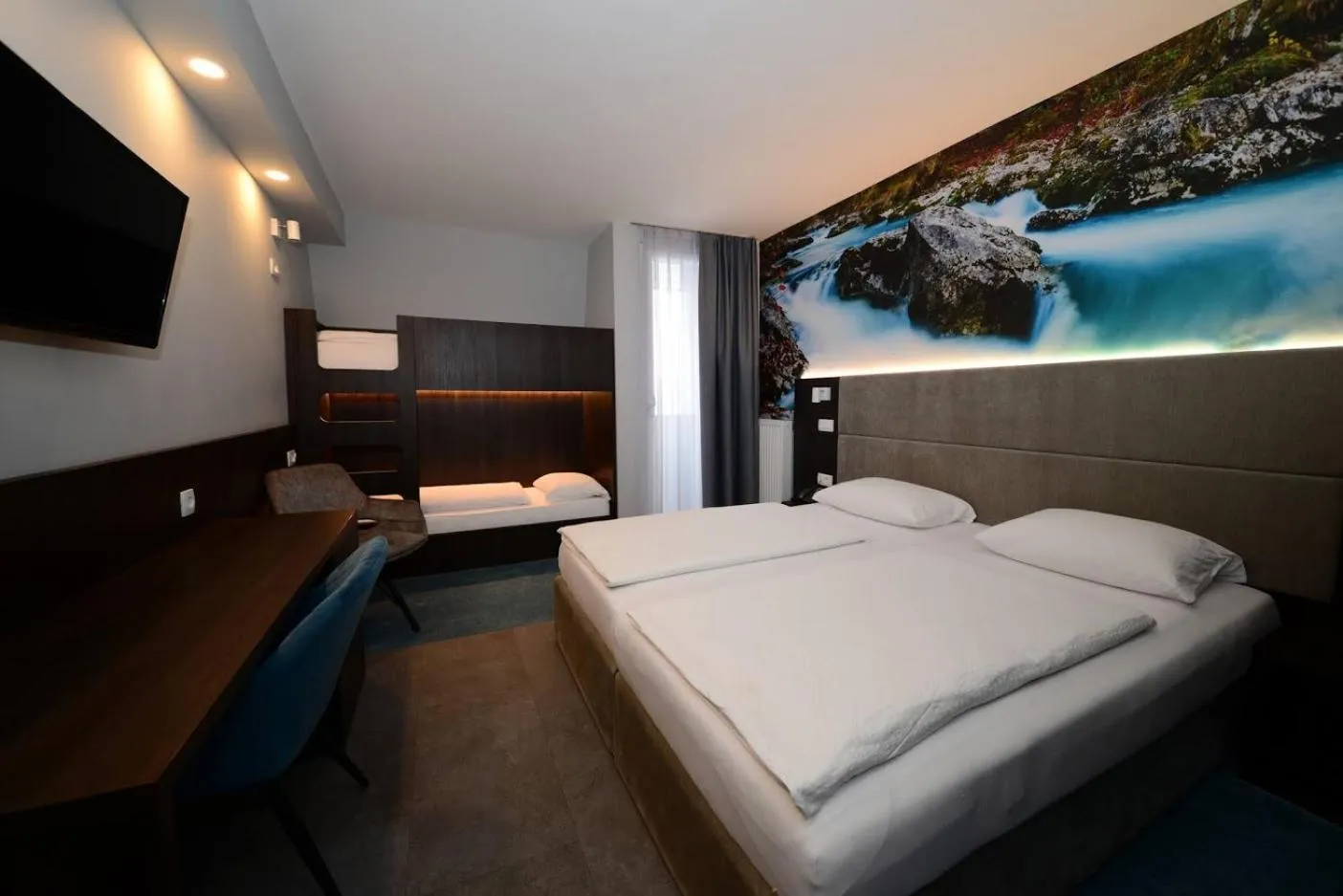Quadruple Room with Bunk Bed in Hotel Alpina