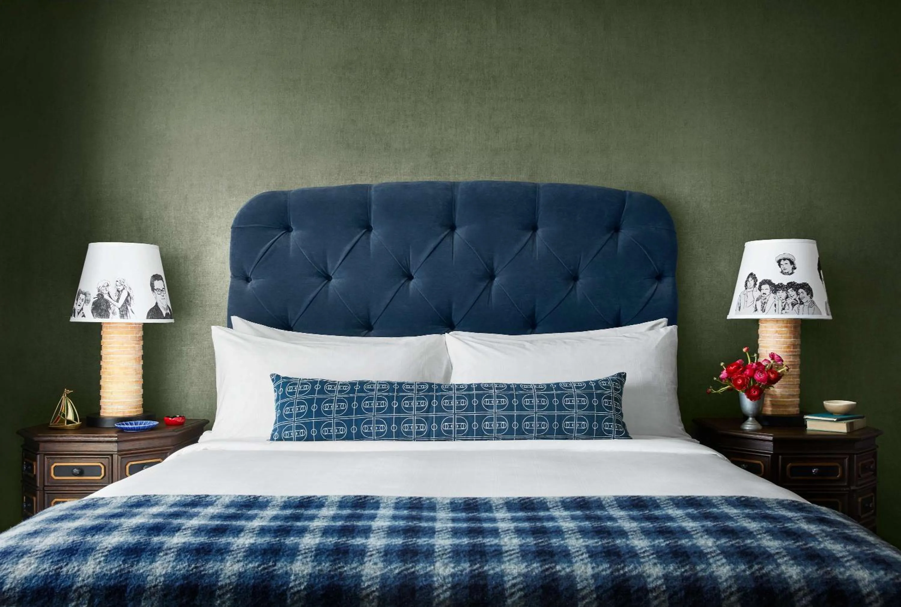 Graduate King Room with Bath Tub - Disability Accessible in Graduate by Hilton Storrs