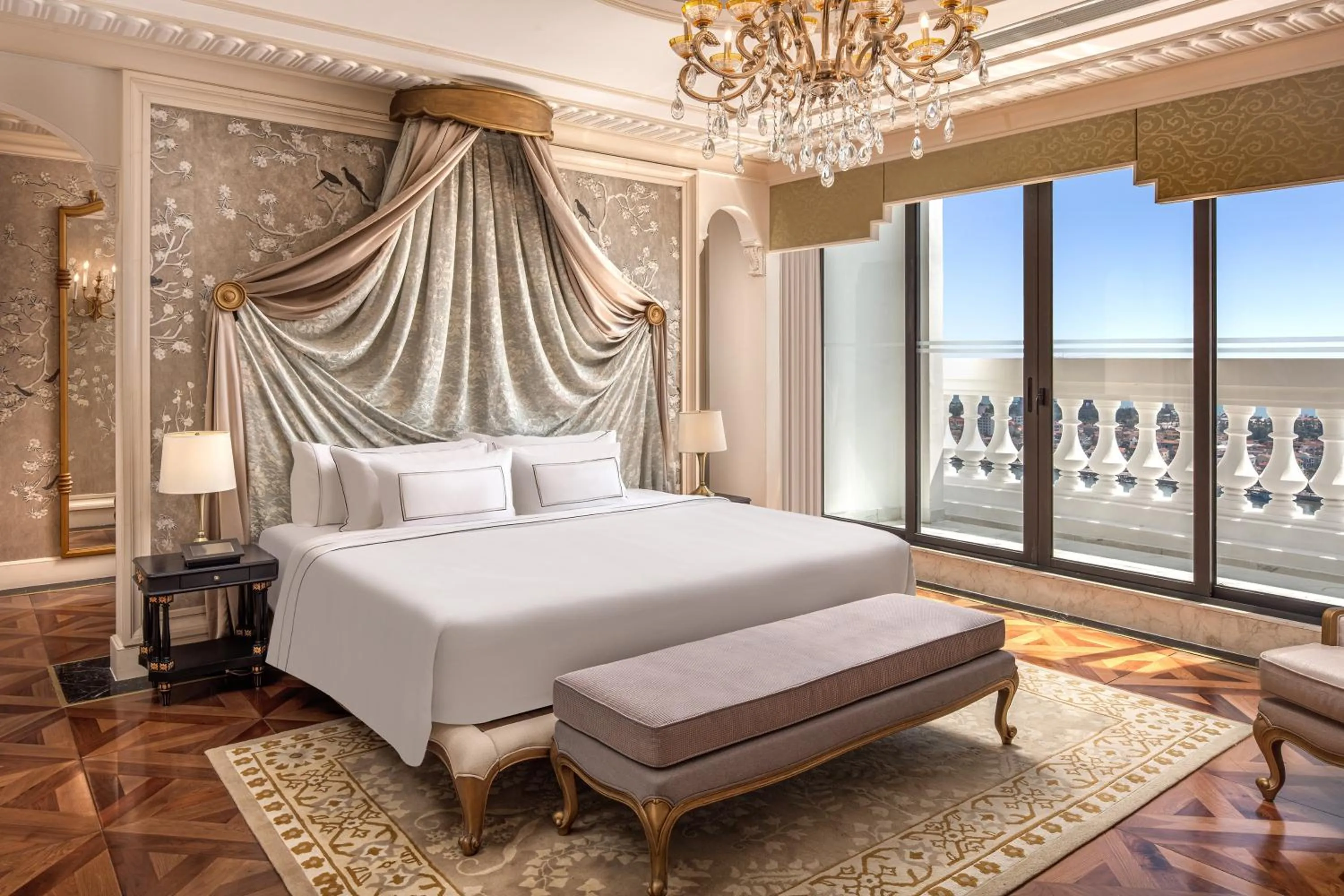 Presidential Suite in Melia Vinpearl Quang Binh