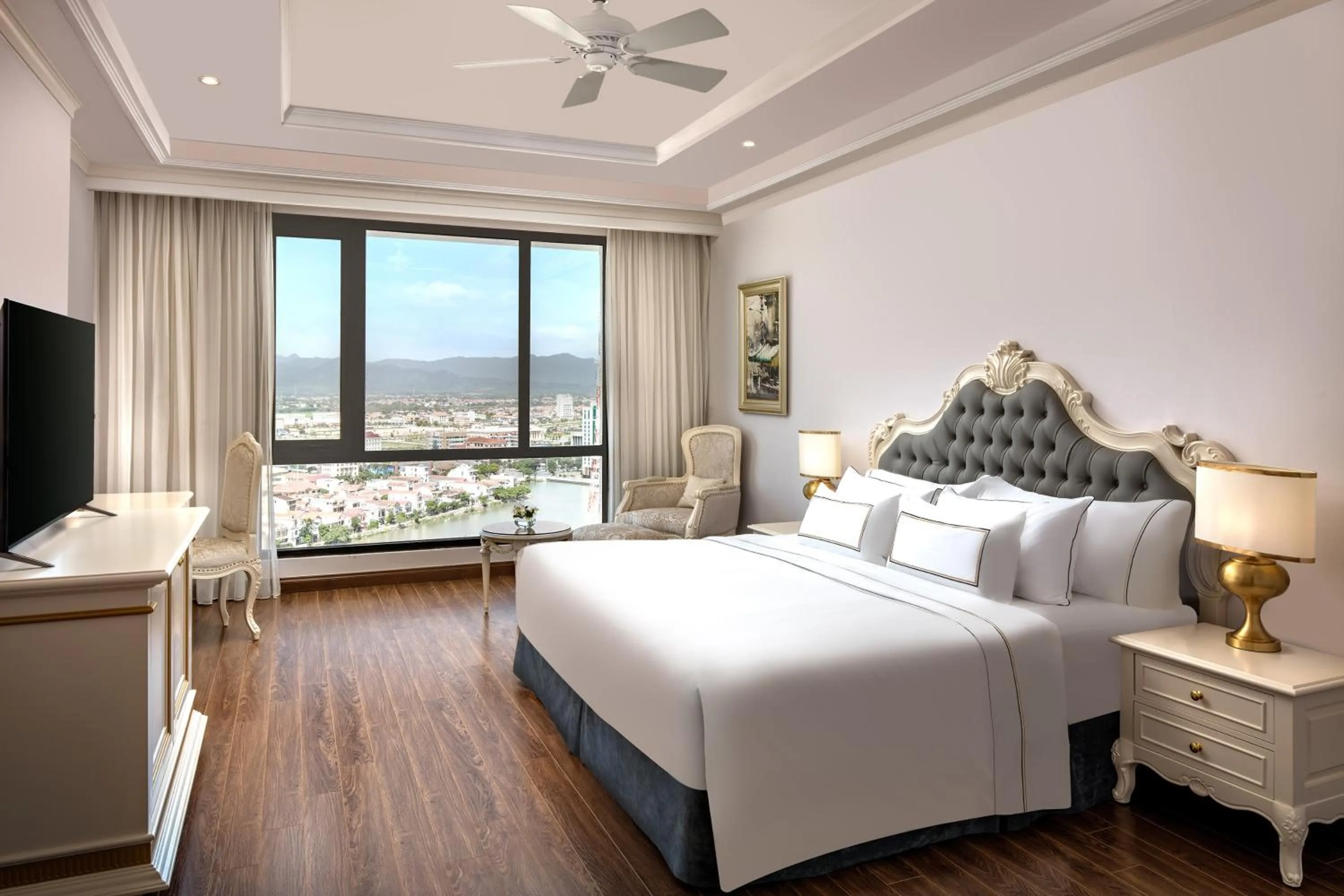 Deluxe Room with City View in Melia Vinpearl Quang Binh