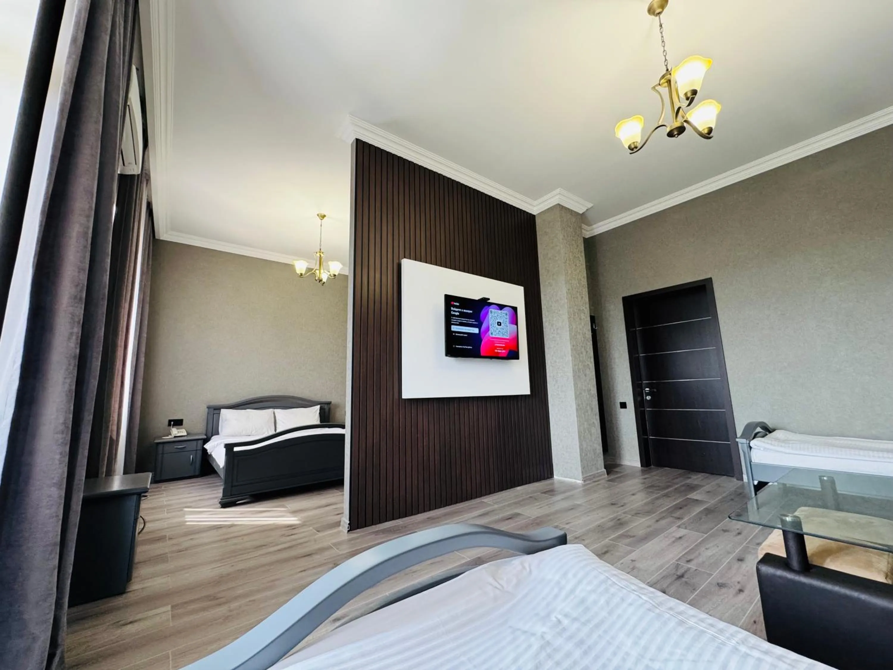 Suite with River View in Capital Hotel