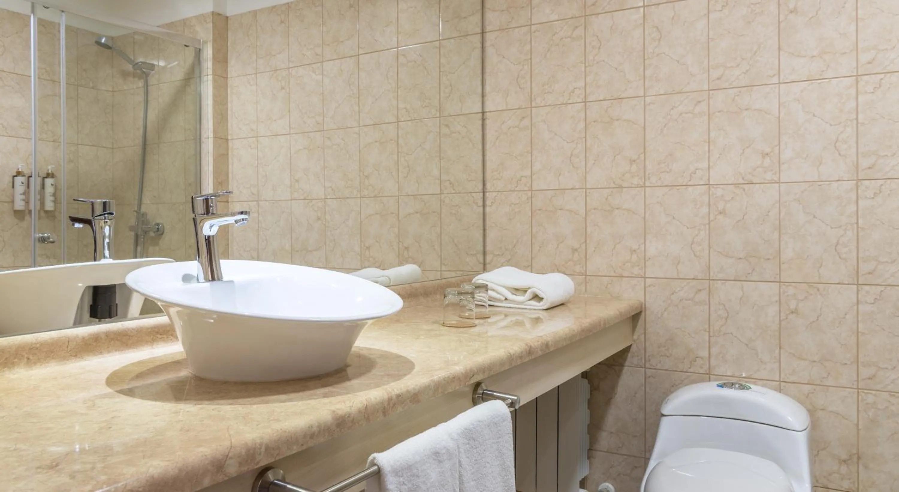 Standard Plus Twin or Double Room in Río Serrano Hotel + Spa