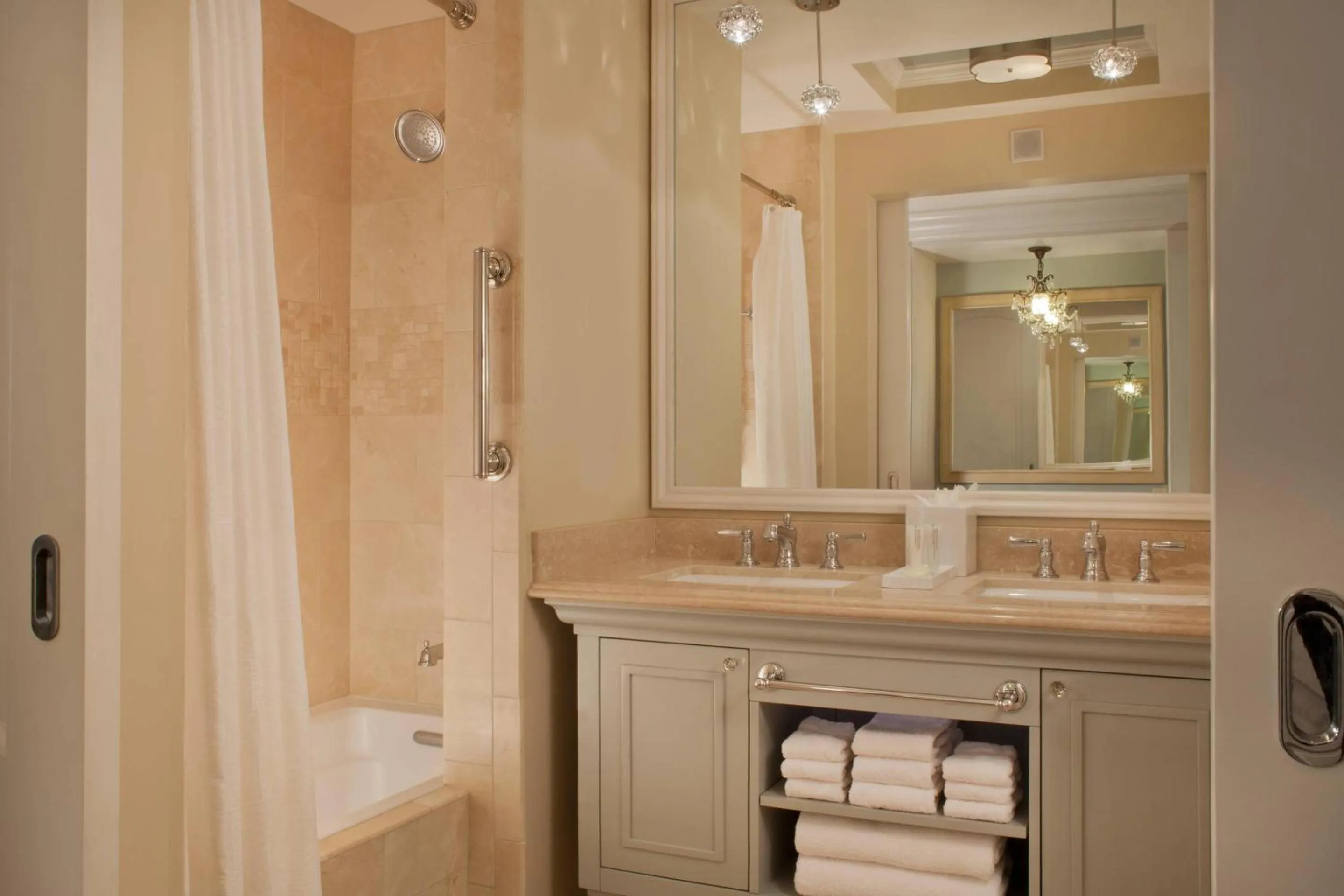 Junior Suite in Bluegreen Vacations Eilan Hotel and Spa, an Ascend Collection Resort