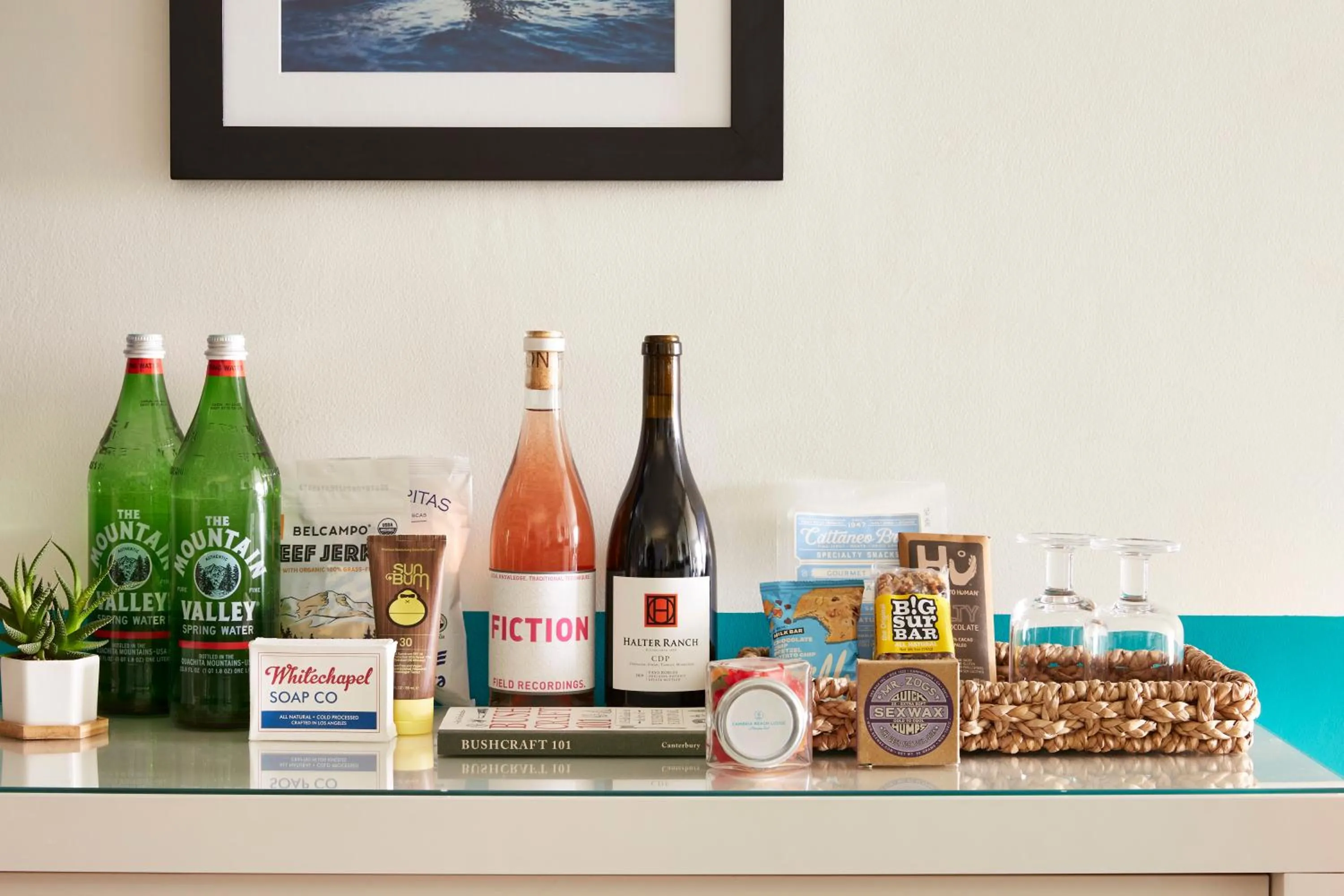 King Room with Roll-In Shower - Disability Access in Cambria Beach Lodge