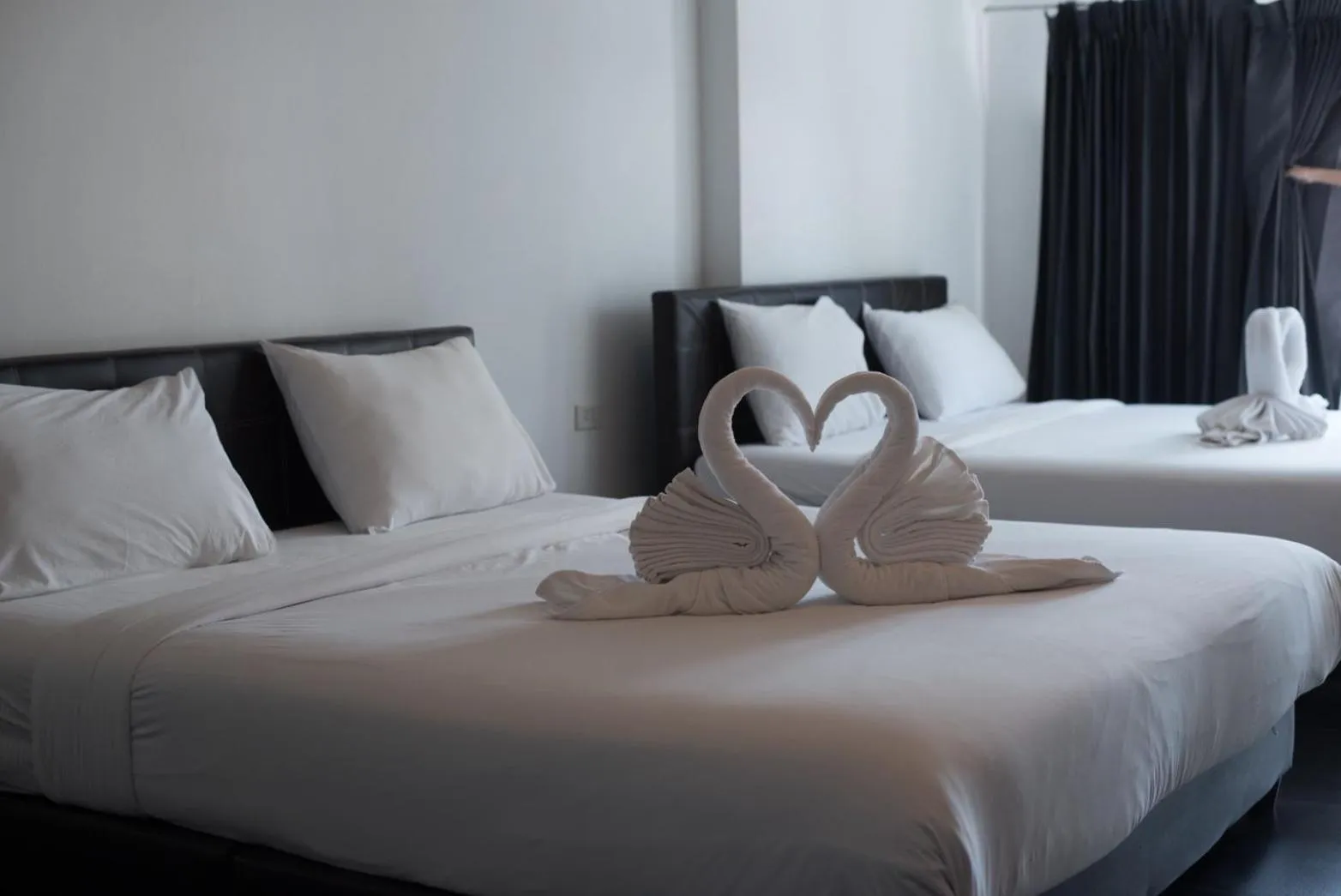 Standard Twin Room with Sofa in Azz Hotel