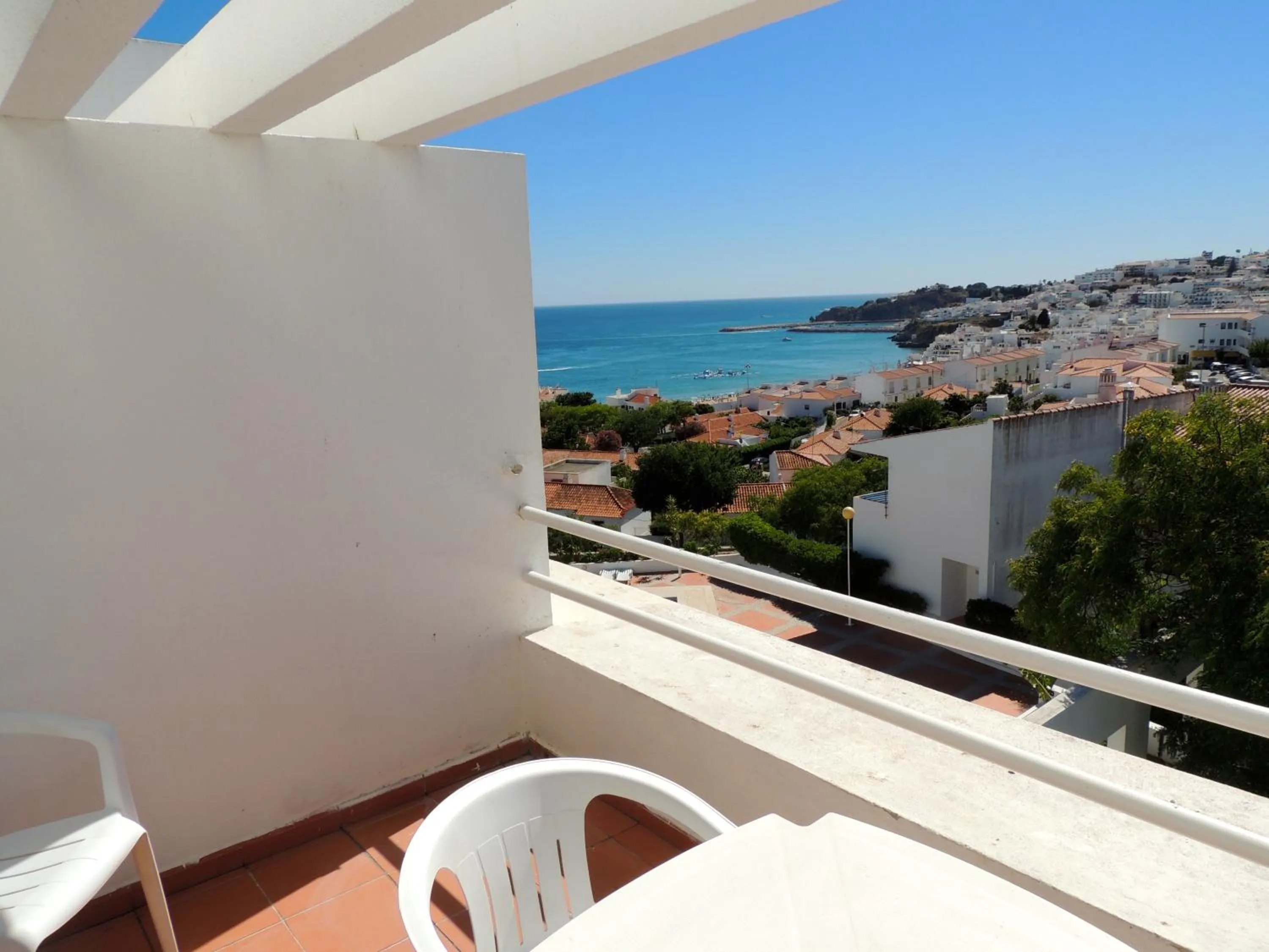 One-Bedroom Apartment with Side Sea View in Almar Hotel Apartamento