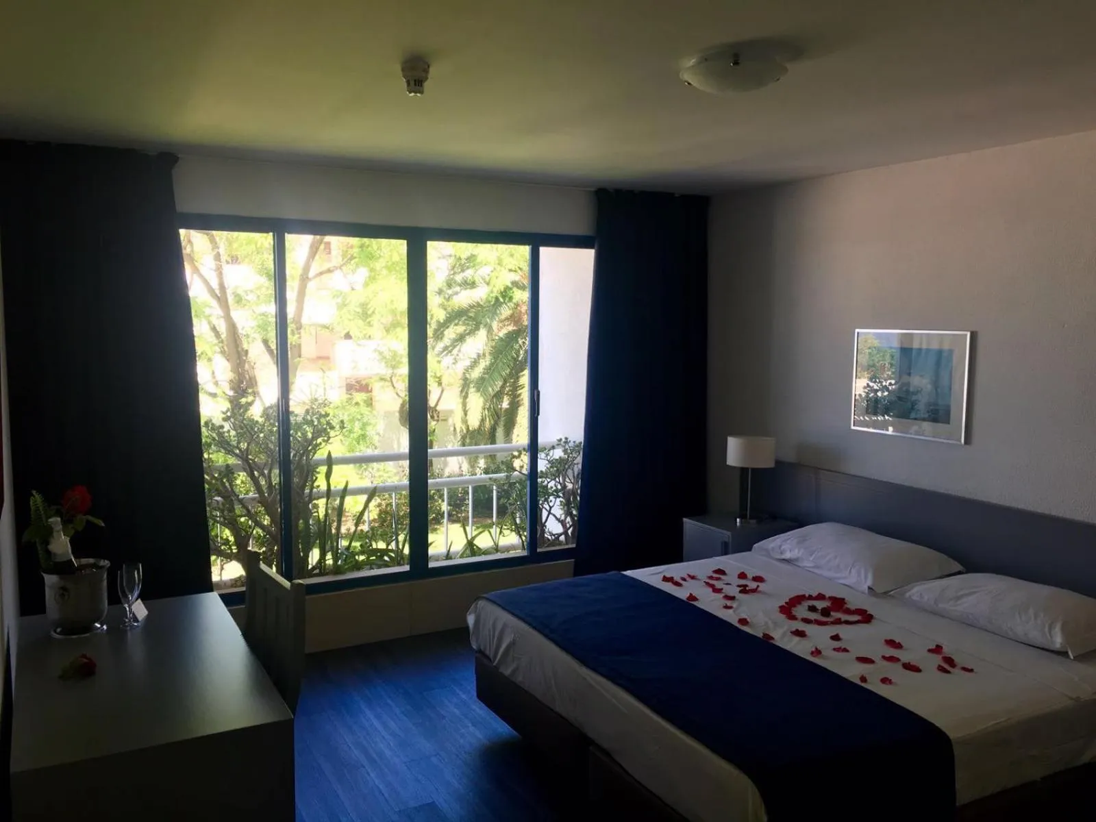 One-Bedroom Apartment (2 Adults) in Almar Hotel Apartamento