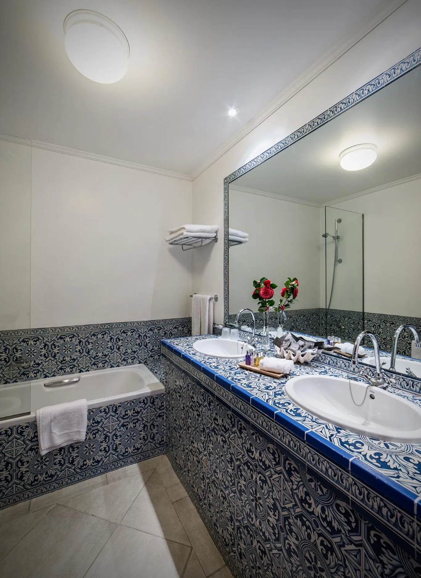 Deluxe Suite with Douro River View - single occupancy in The Vintage House - Douro