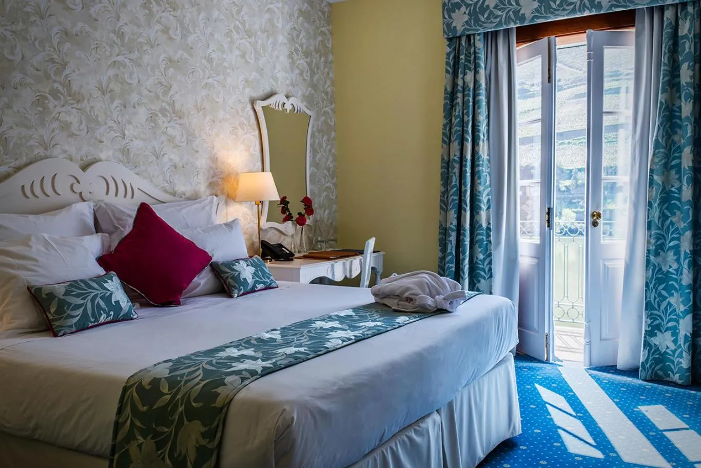 Junior Suite with Douro River View - single occupancy in The Vintage House - Douro