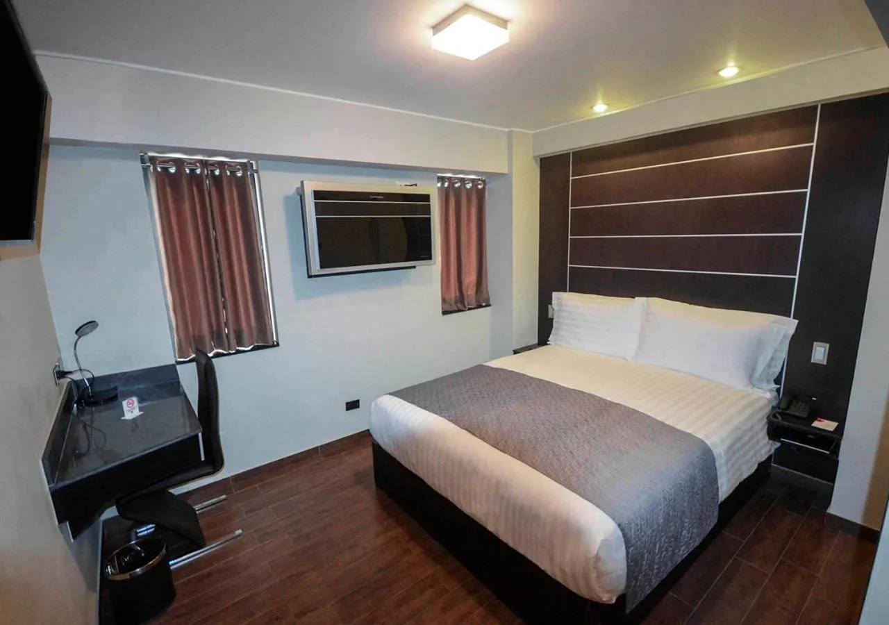 Deluxe Queen Room in qp Hotels Trujillo