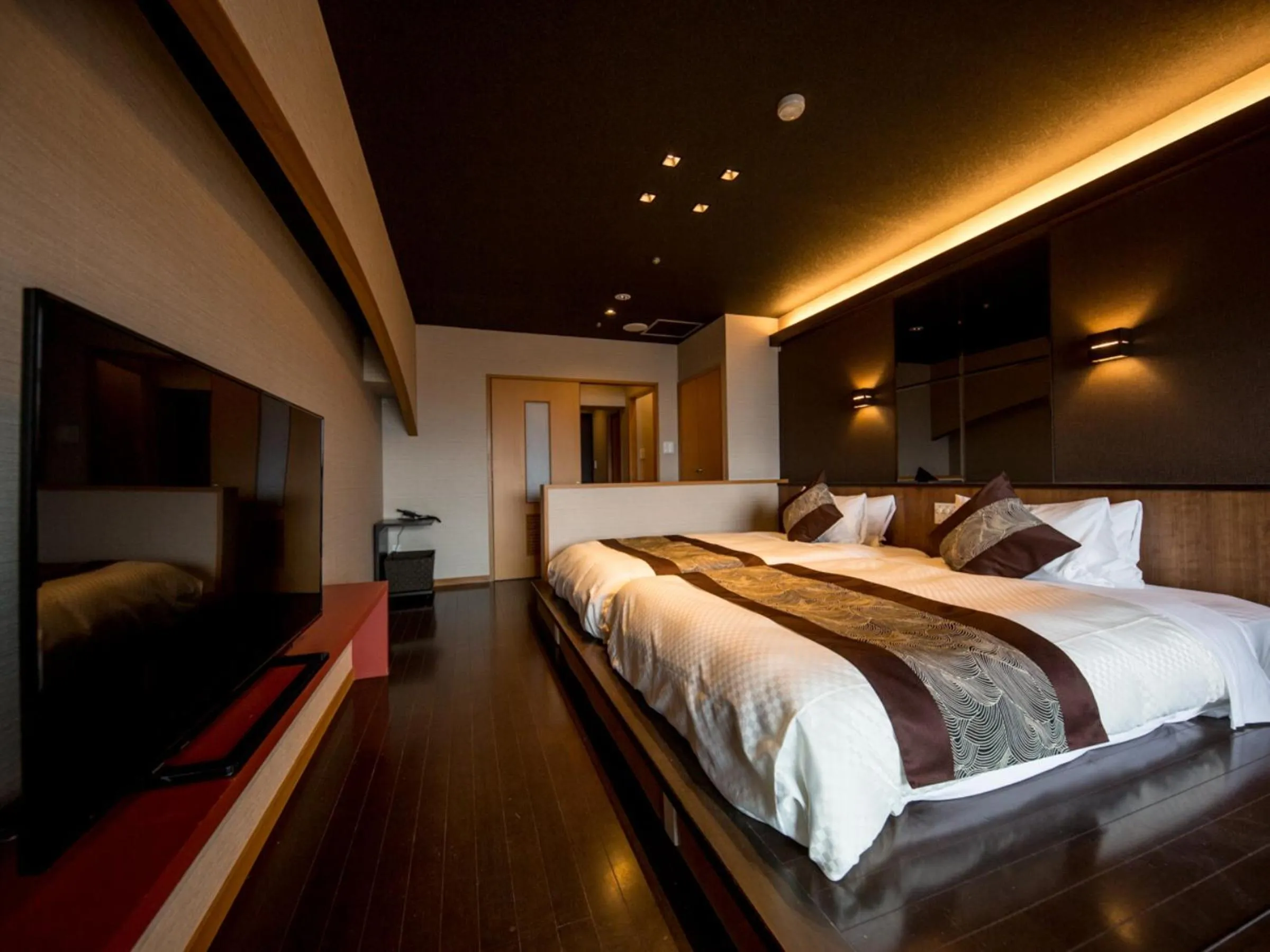 Twin Room with Semi-Open Air Bath - Smoking in LiVEMAX RESORT Aki Miyajima