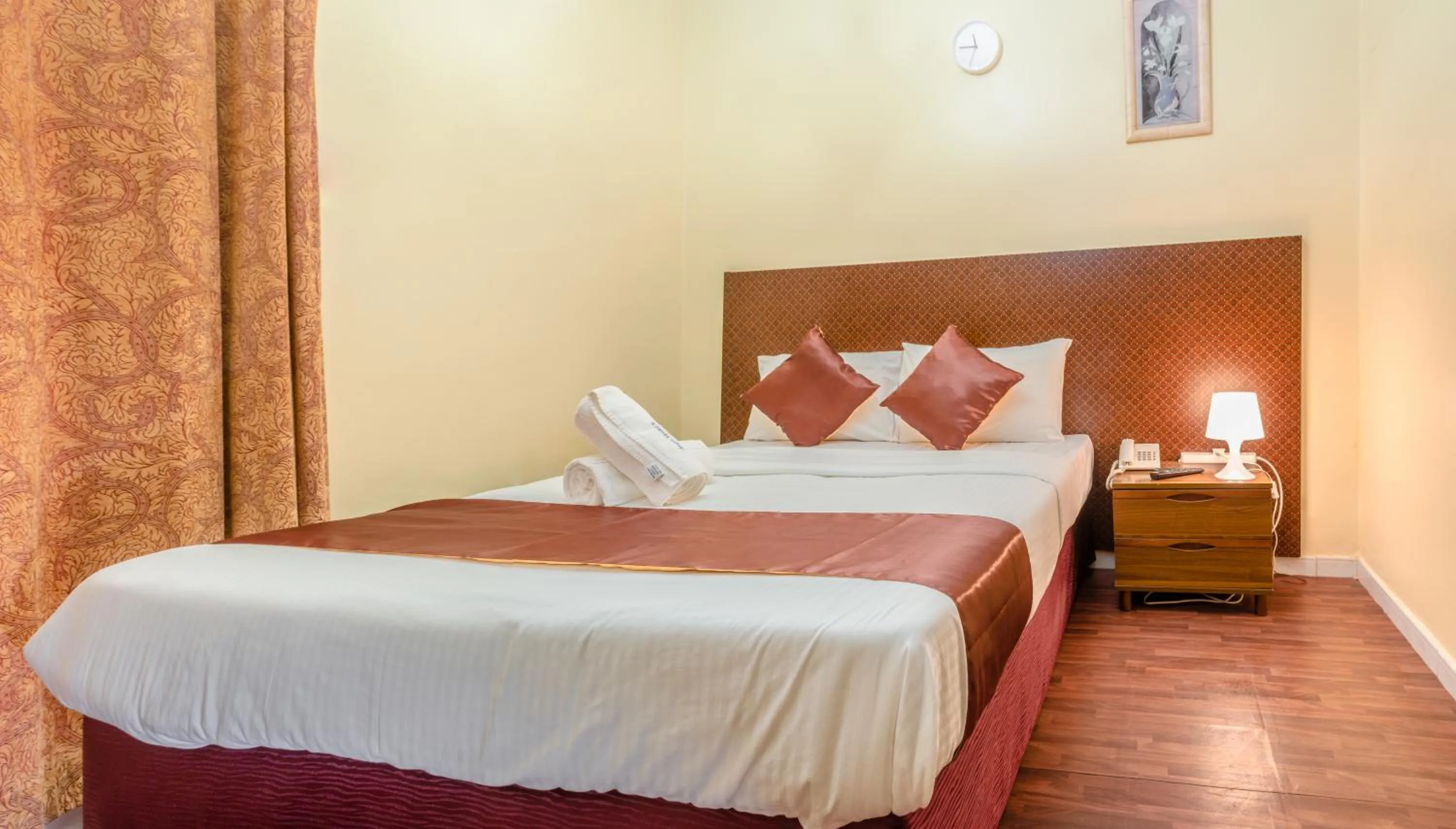 Deluxe Single Room in Al Karnak Hotel