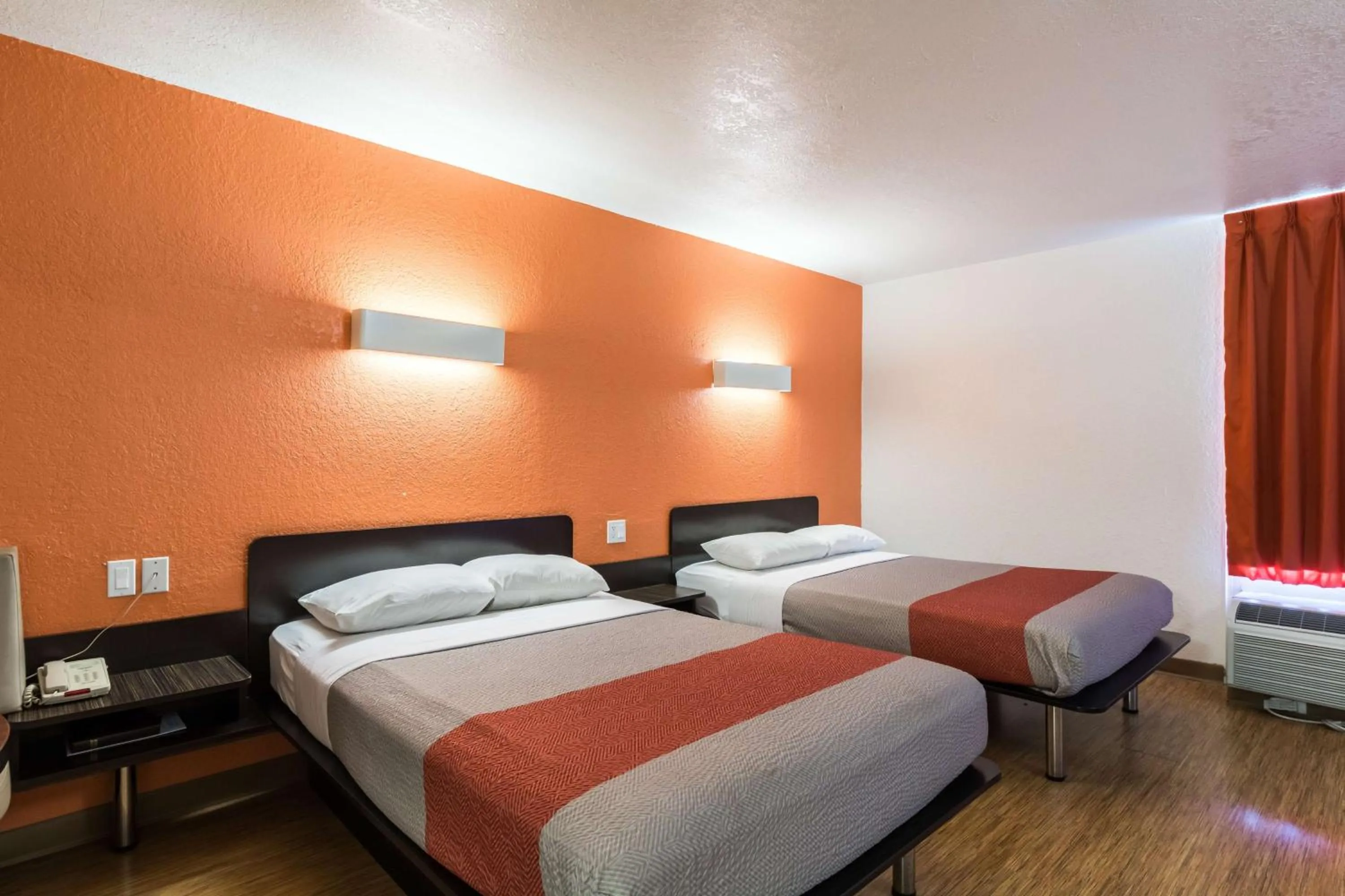 Quadruple Room - single occupancy - Non-Smoking in Motel 6-Uvalde, TX