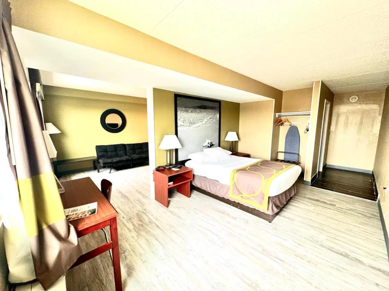 Queen Suite with Kitchenette - Non-Smoking in Super 8 by Wyndham Frederick