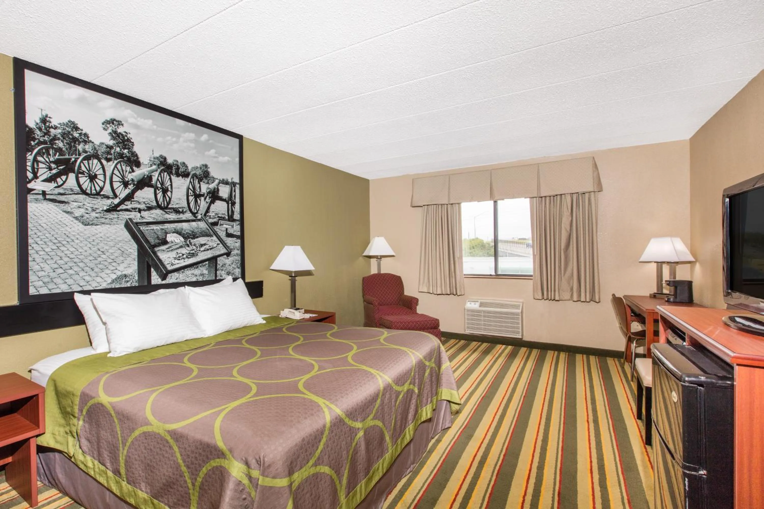 King Room - Non-Smoking in Super 8 by Wyndham Frederick