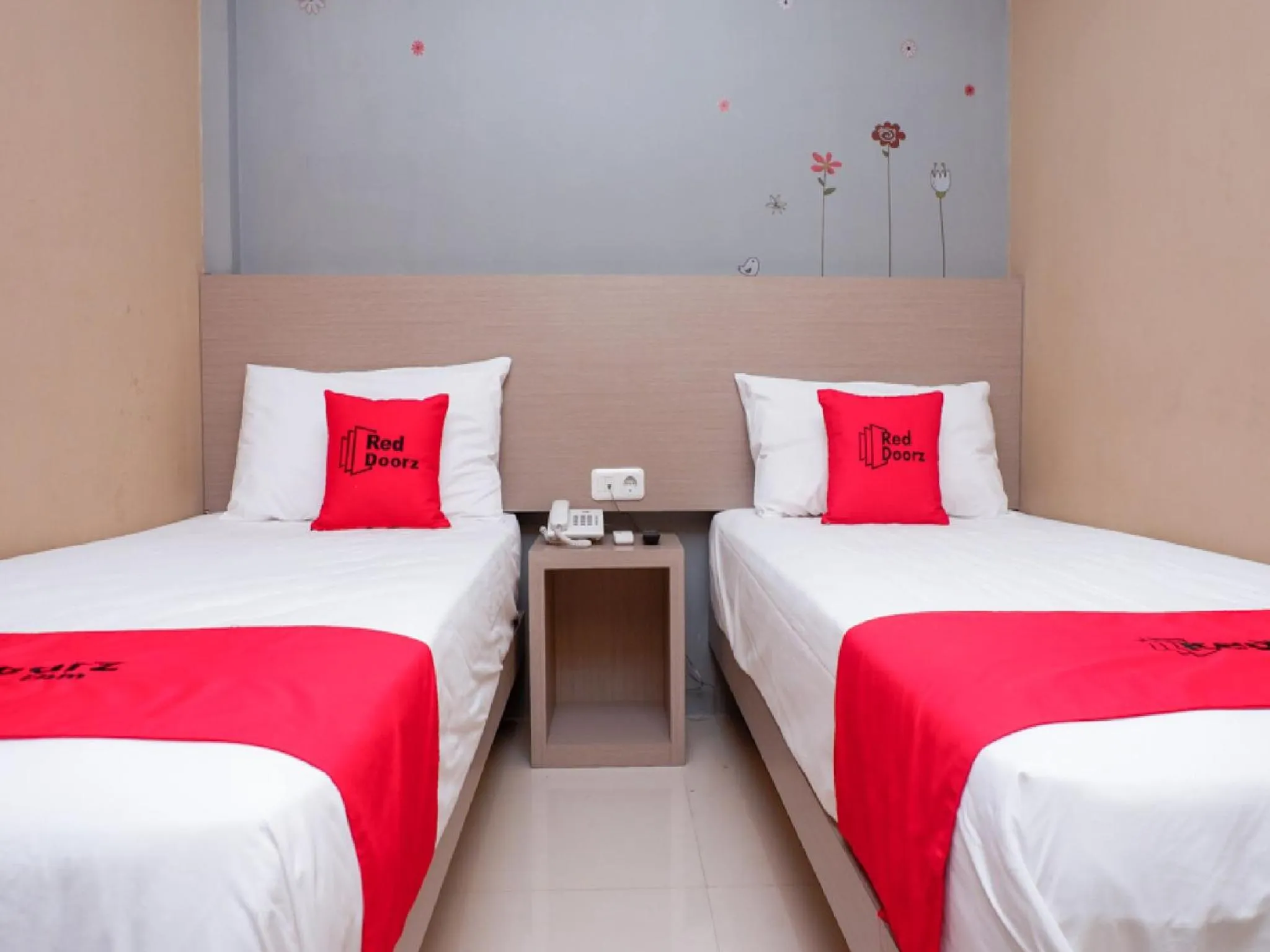 Twin Room in RedDoorz near Java Supermall Semarang