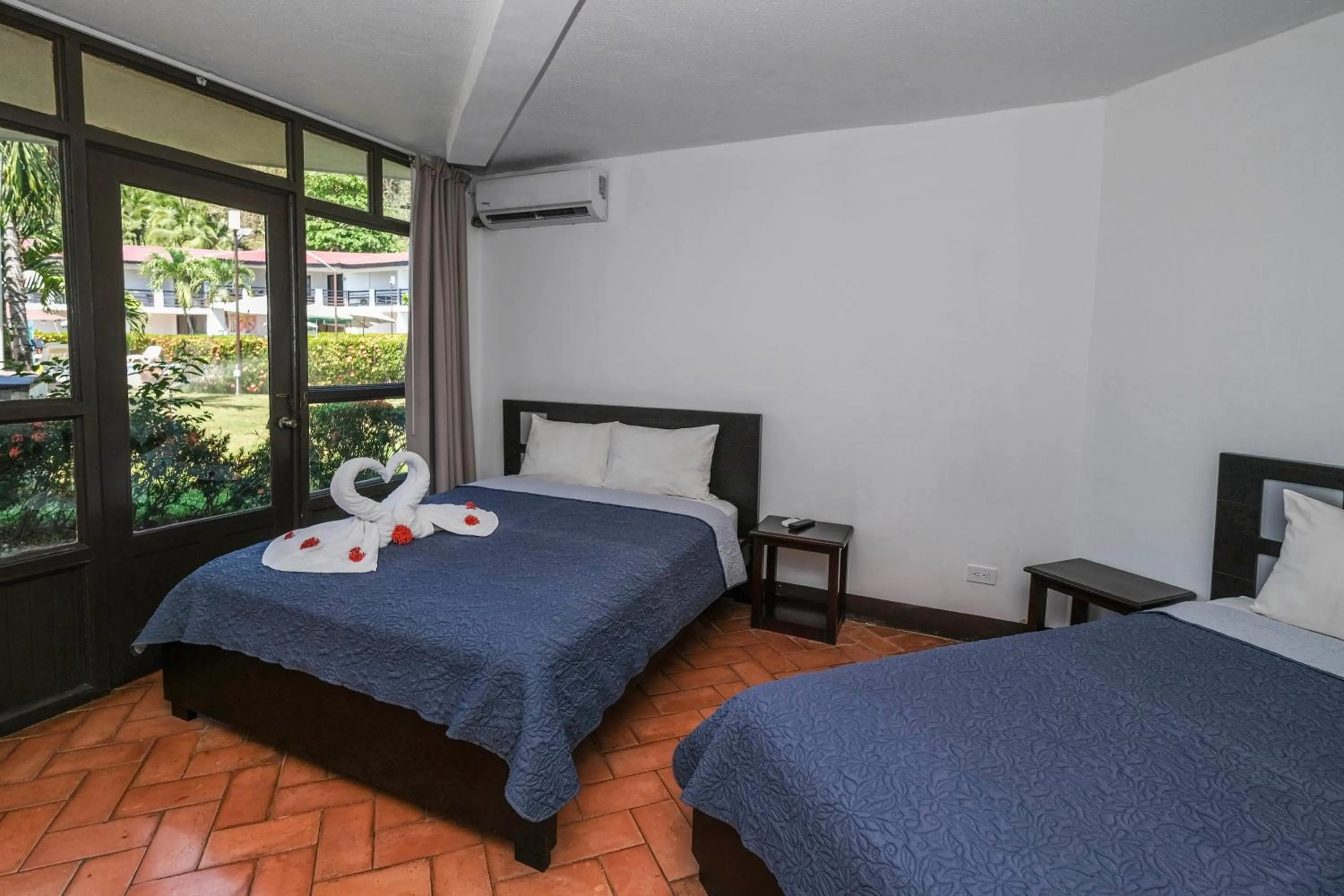 Superior Double Room with Two Double Beds in Hotel Terraza del Pacifico