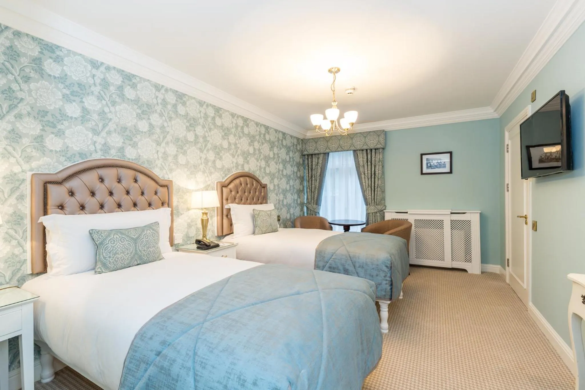 Standard Twin Room in Stauntons on the Green Hotel