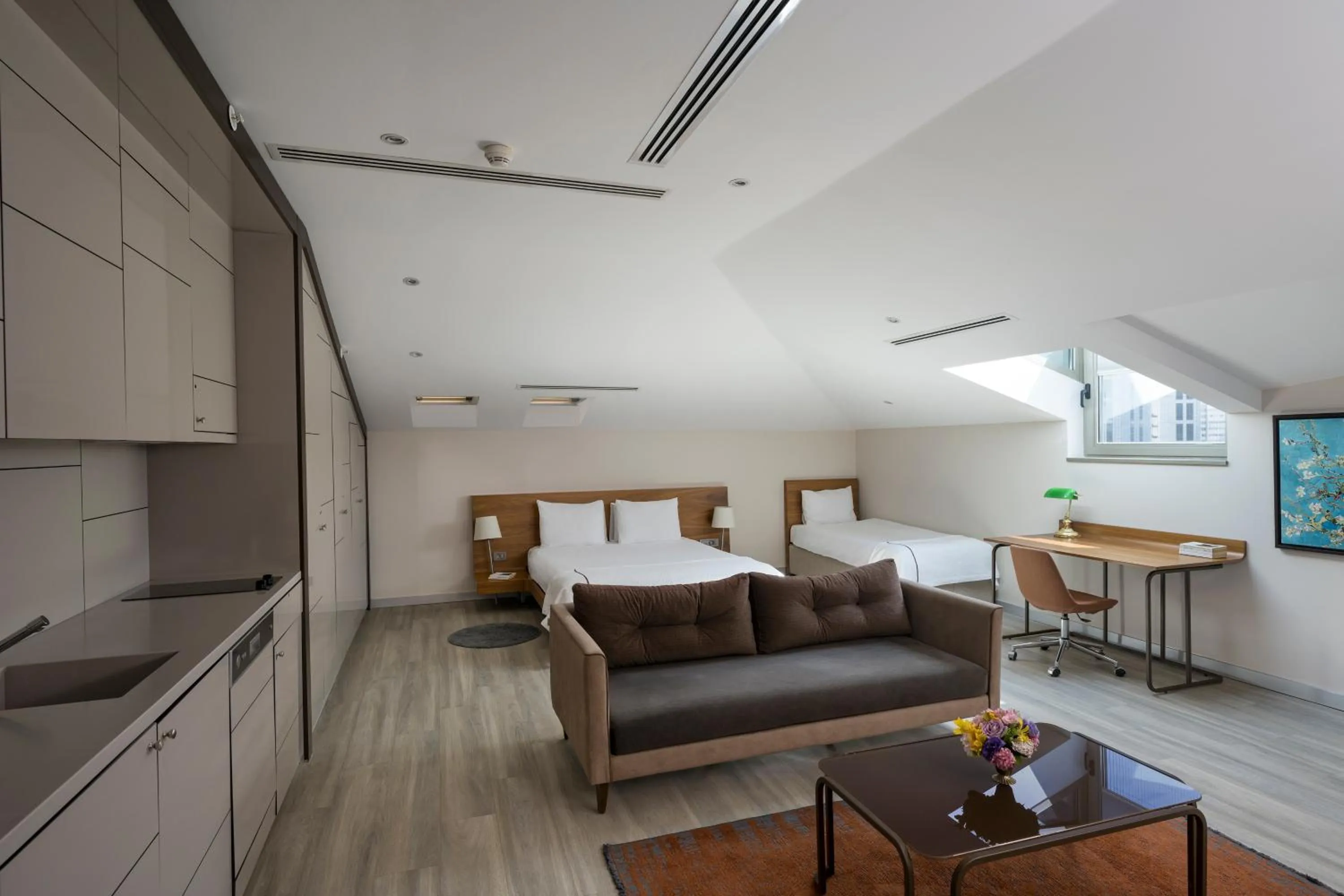 Deluxe Suite in Upsuites Hotel