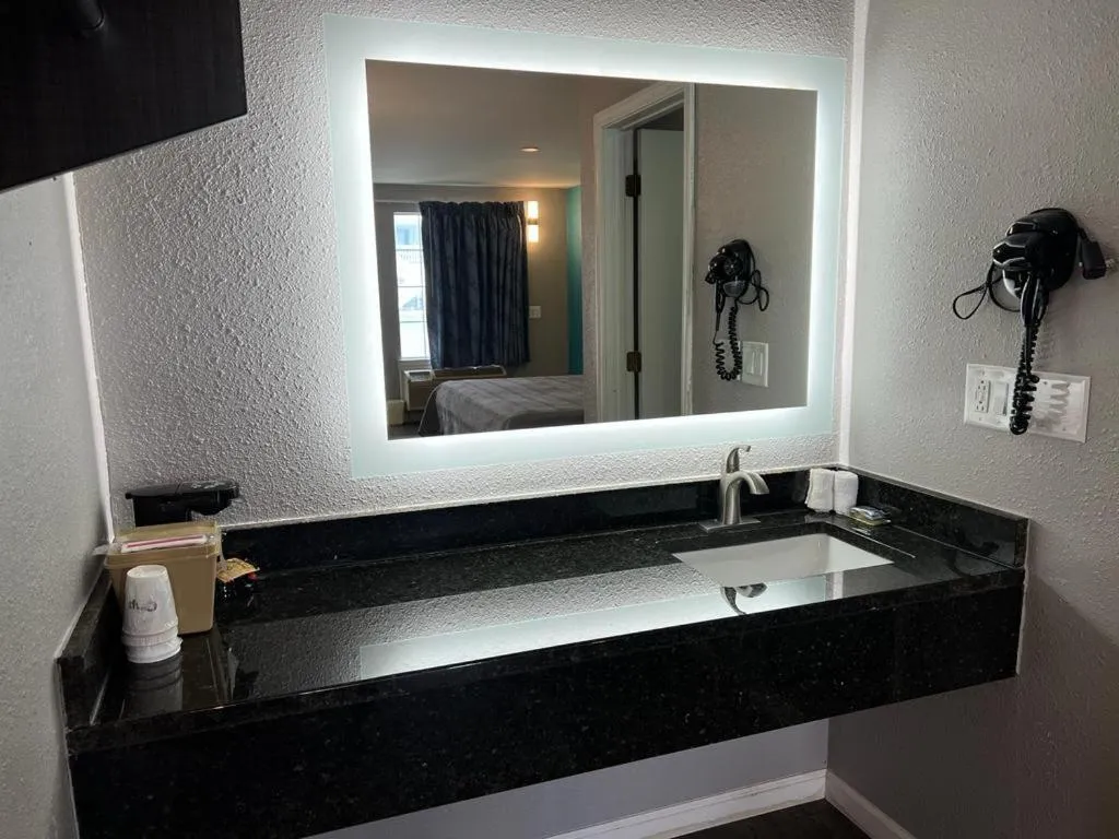 Standard Single Room - single occupancy in Key West Inn - Tuscumbia