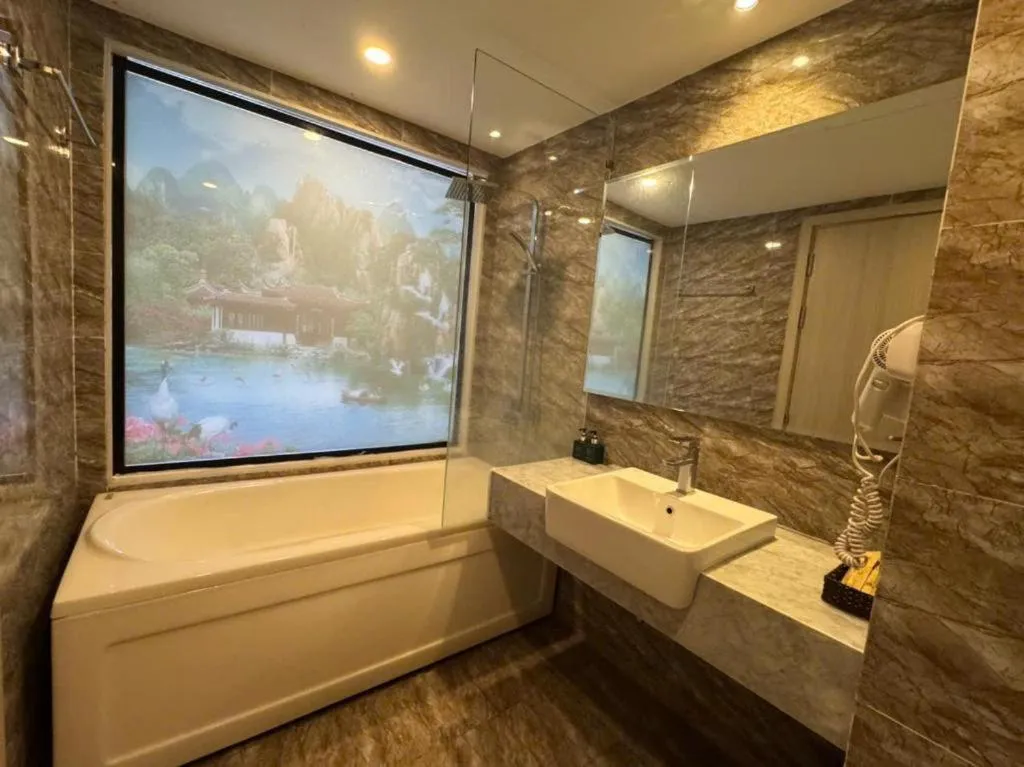 Deluxe Double Room with Balcony and Sea View in Putin Hotel Nha Trang