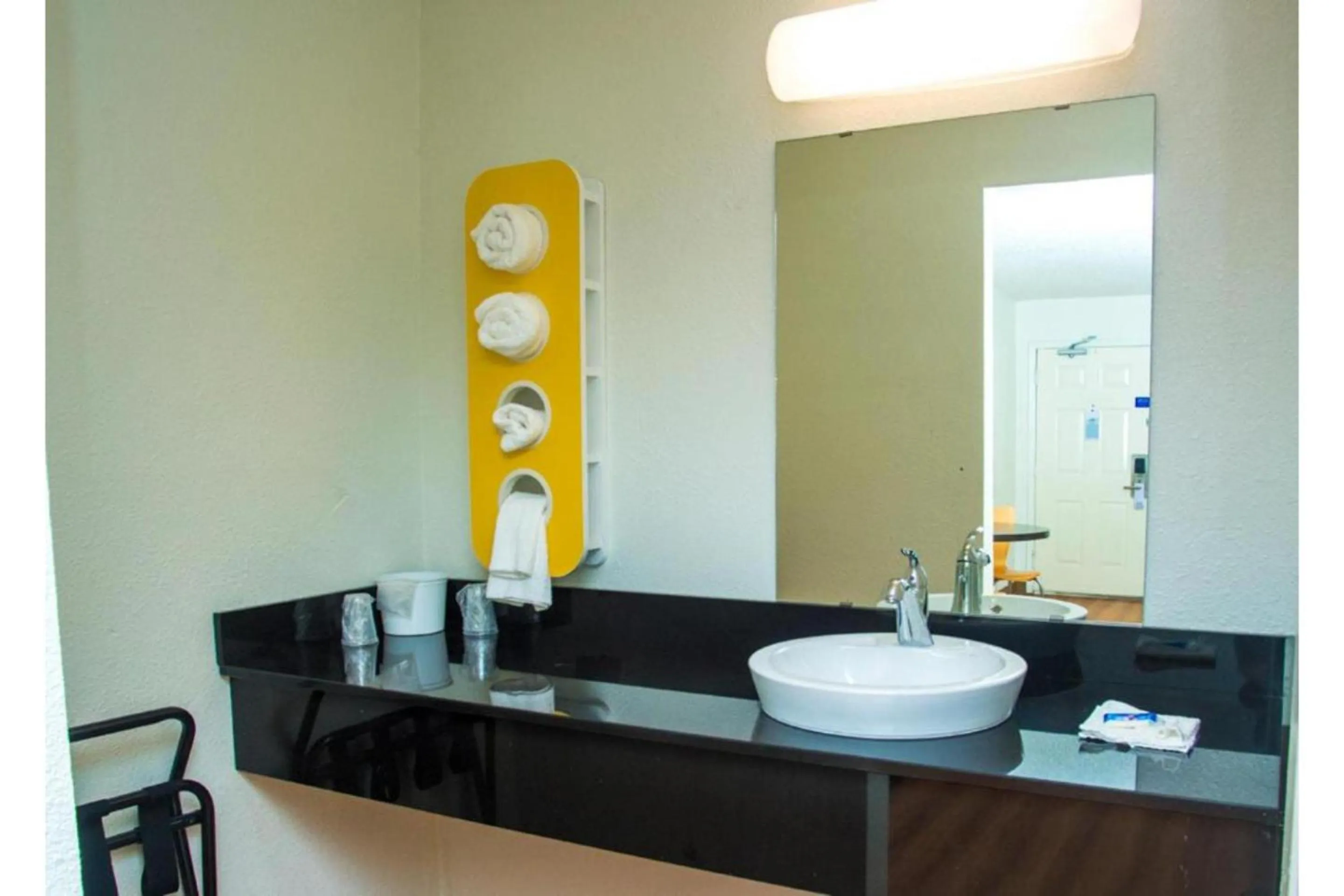 Deluxe Queen Room with Two Queen Beds - Smoking in Motel 6-Palestine, TX