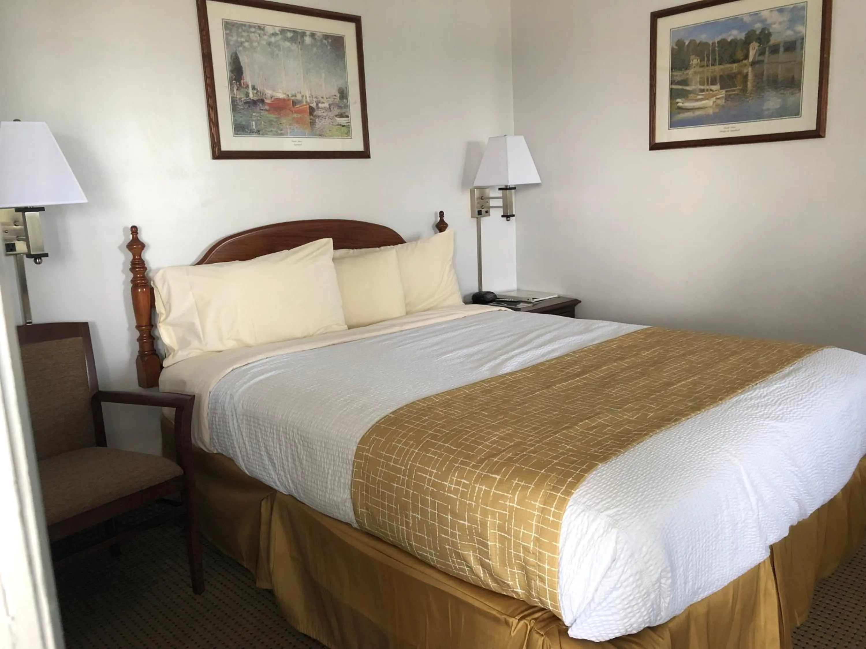 Queen Room - Non-Smoking in Travelodge by Wyndham Cape Cod Area