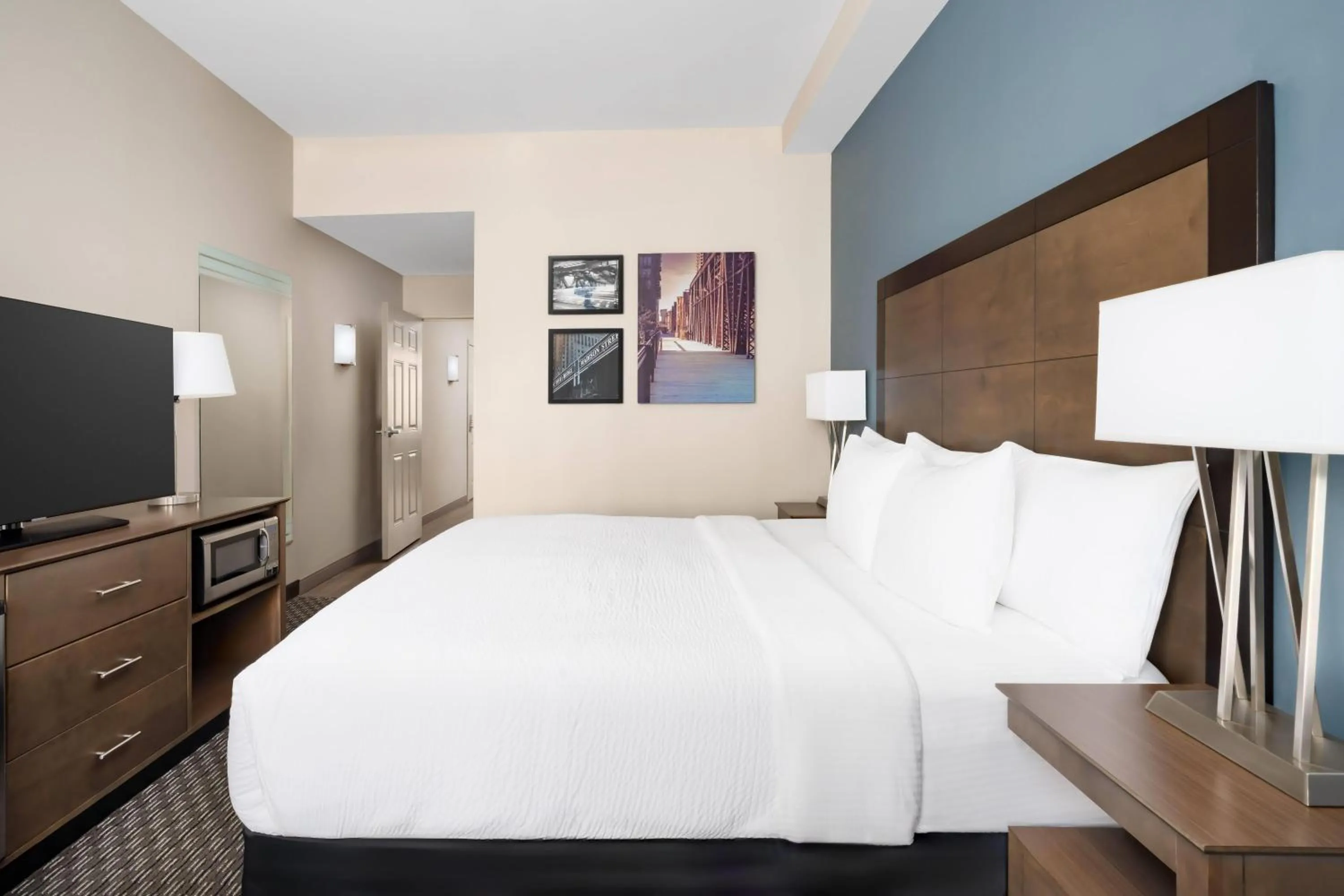 One-Bedroom Suite with One King Bed and One Queen Trundle Bed - Non-Smoking in La Quinta by Wyndham Chicago Downtown