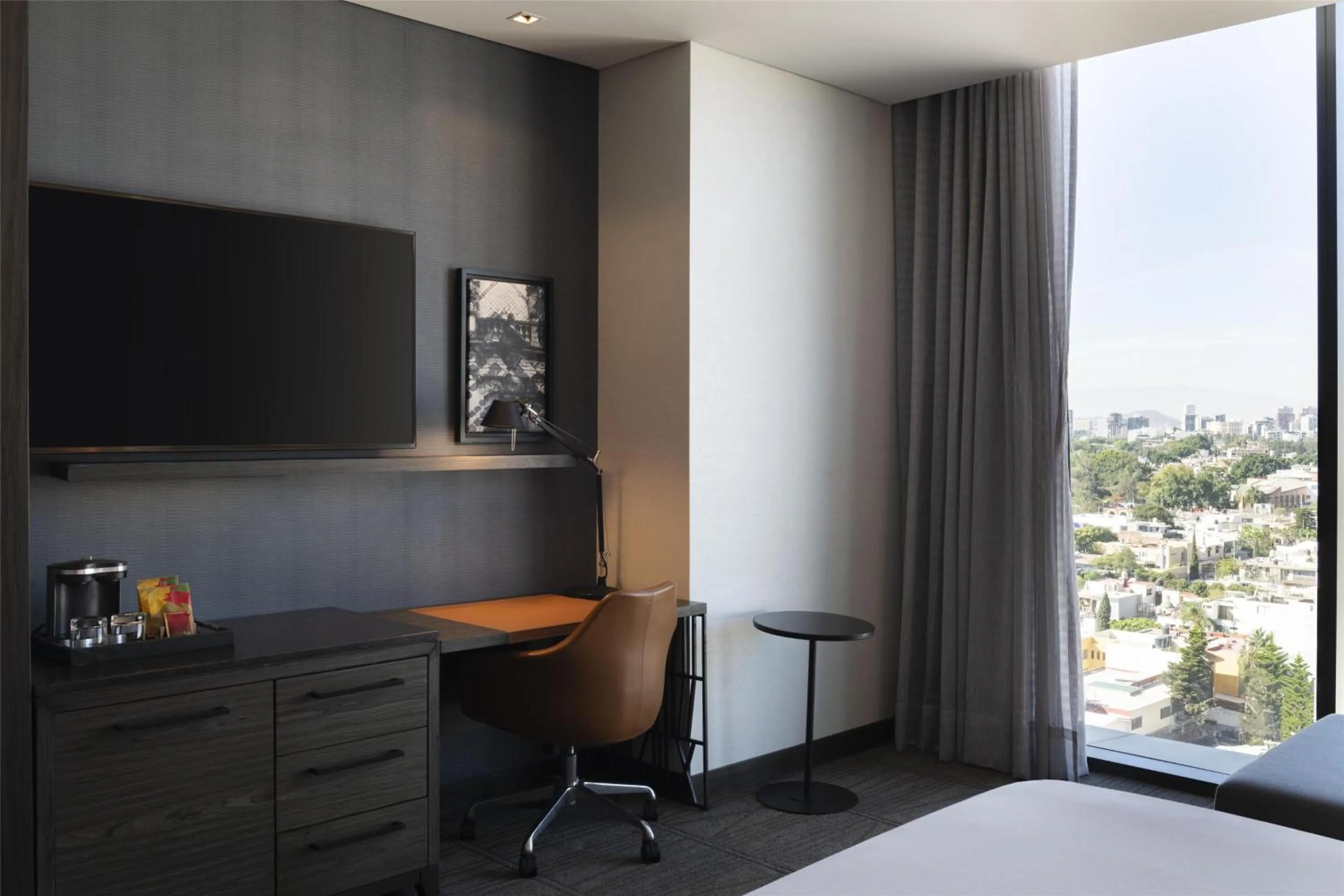 King Room with Roll-In Shower - Mobility Access in Hilton Guadalajara Midtown
