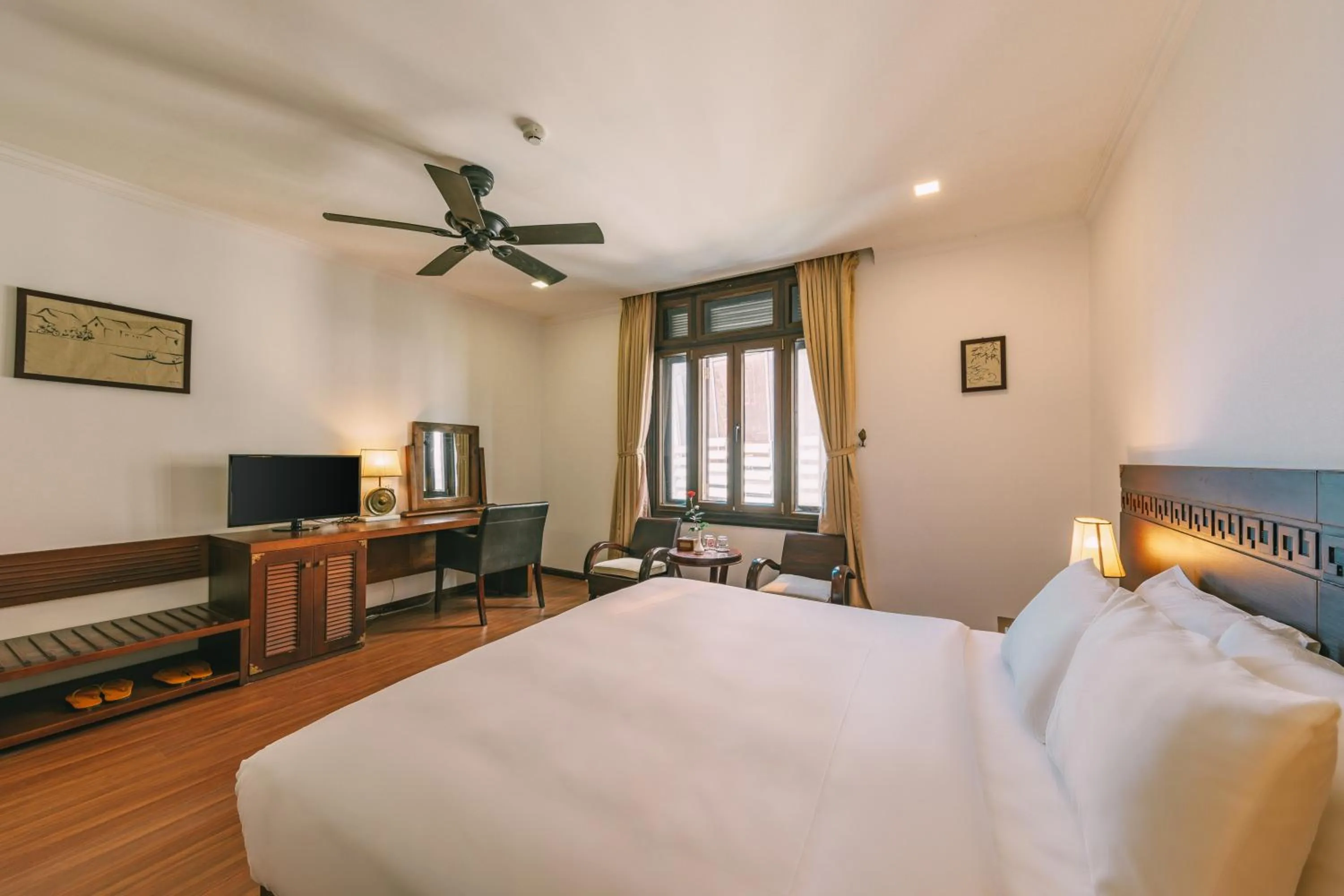 King Suite - single occupancy in Chu Hotel