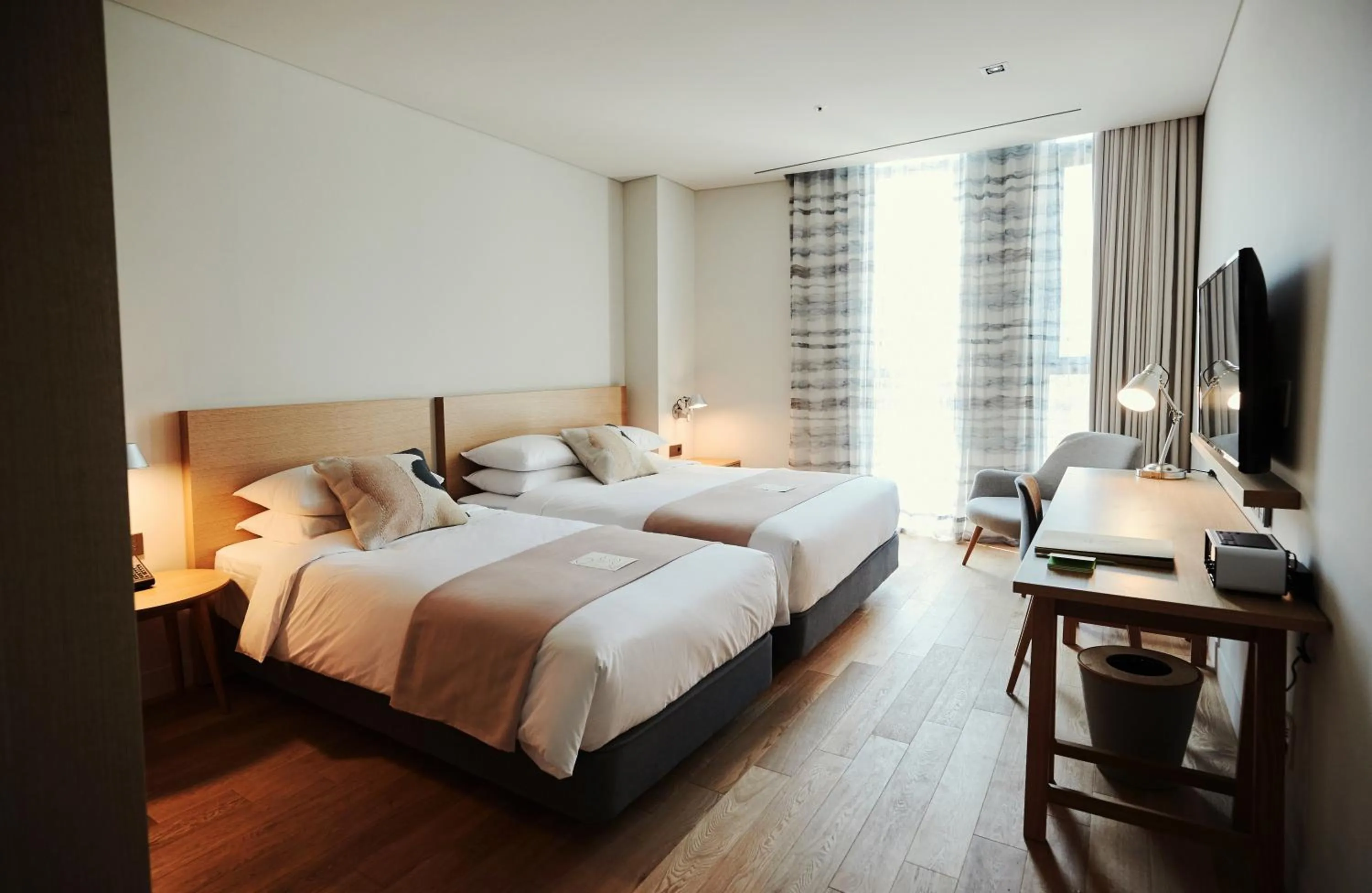 Deluxe Twin Room in La Casa hotel Gwangmyeong