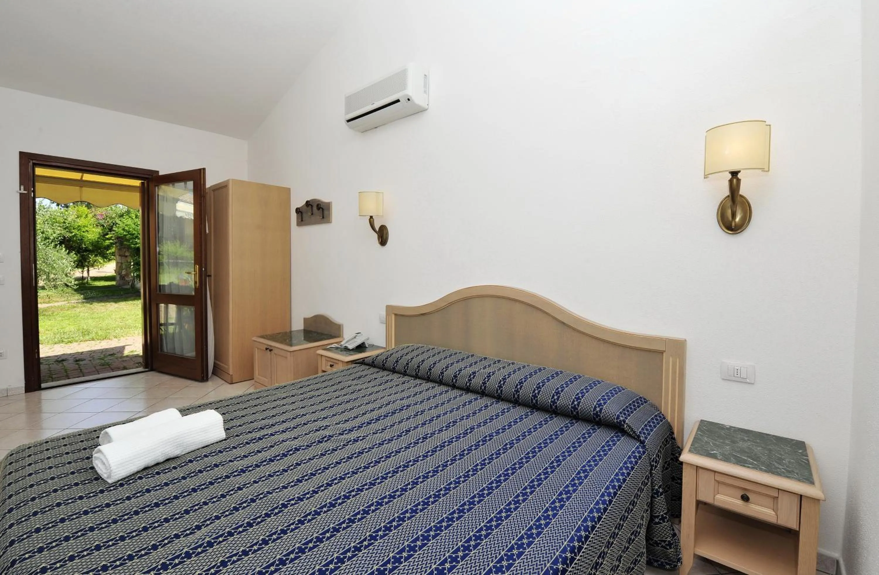 Double or Twin Room in Hotel Cala Mirto
