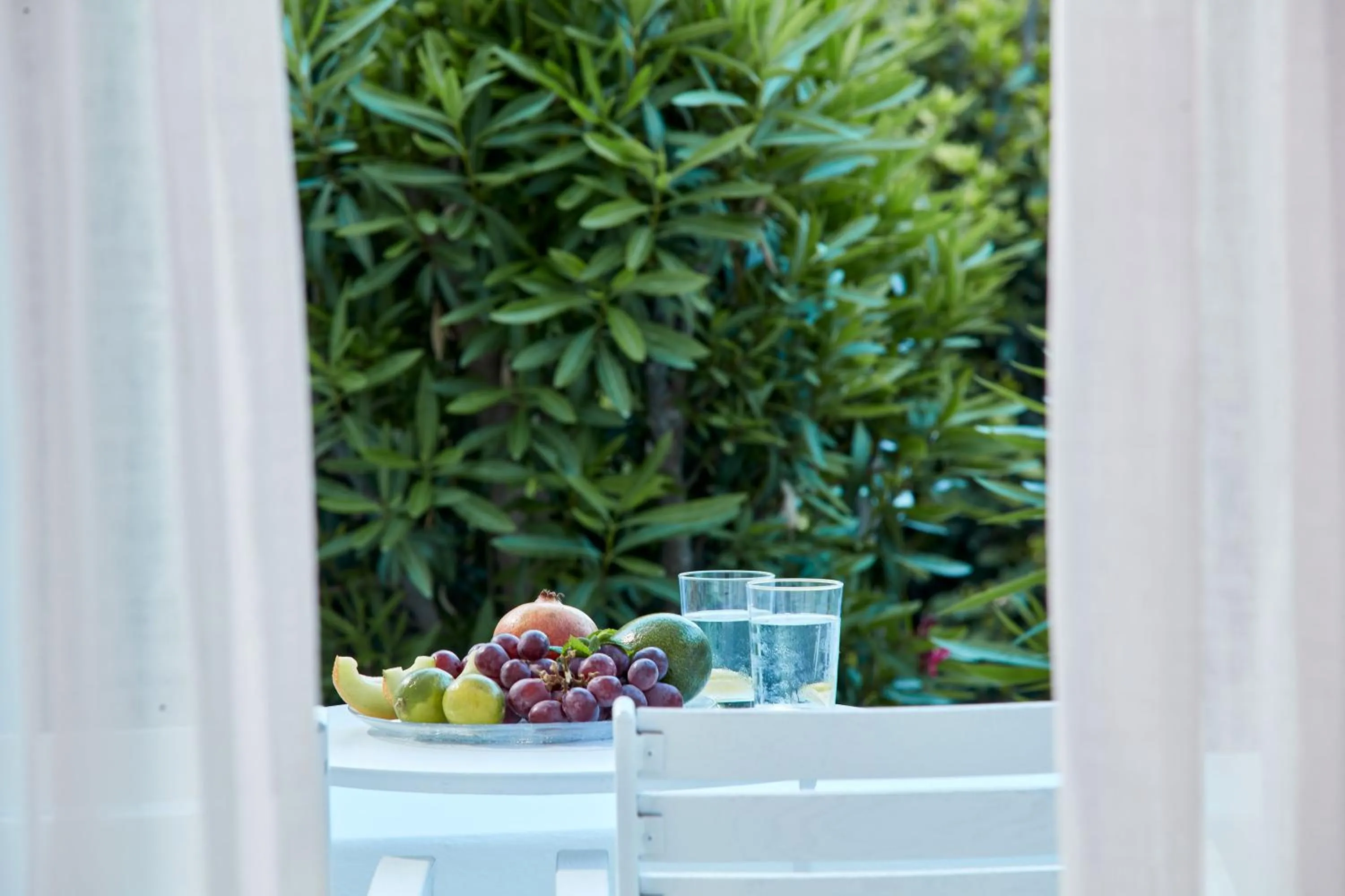 Premium Double Room with Jetted Tub and Patio in Mr and Mrs White Paros