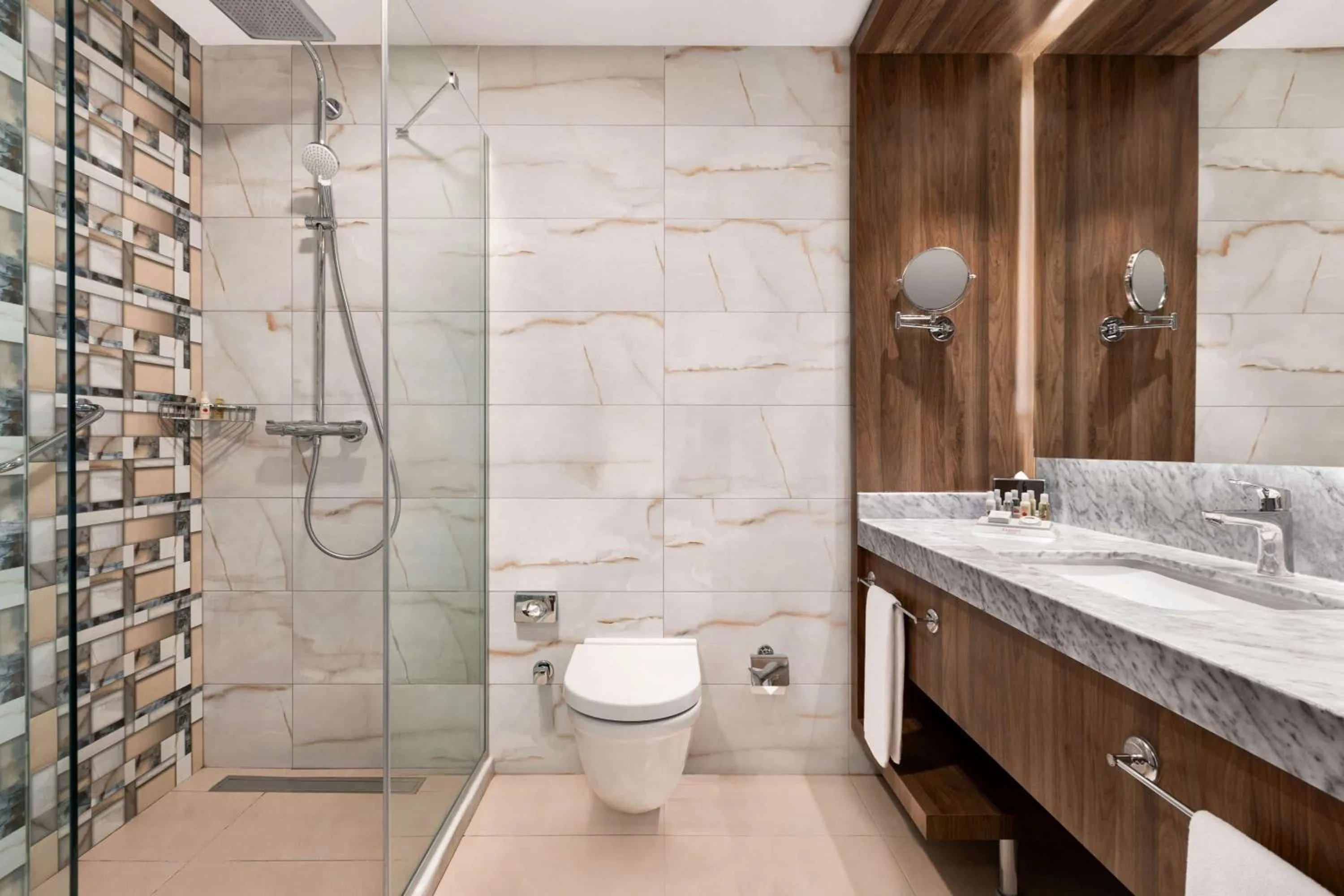 Deluxe Twin Room with Sea View in Ramada by Wyndham Beylikduzu