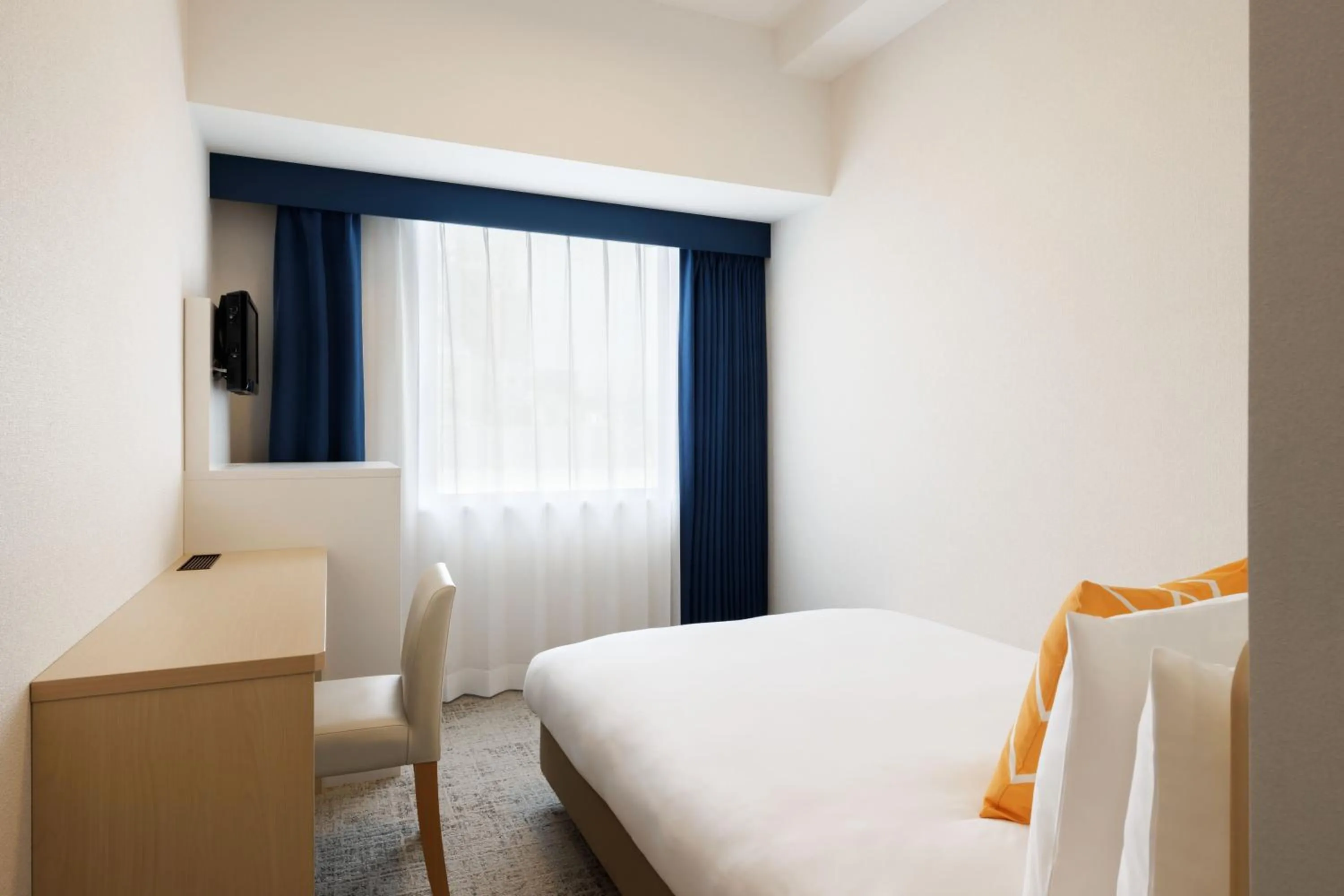 Small Double Room - Non-Smoking in UNIZO INN Express Hakodate Ekimae