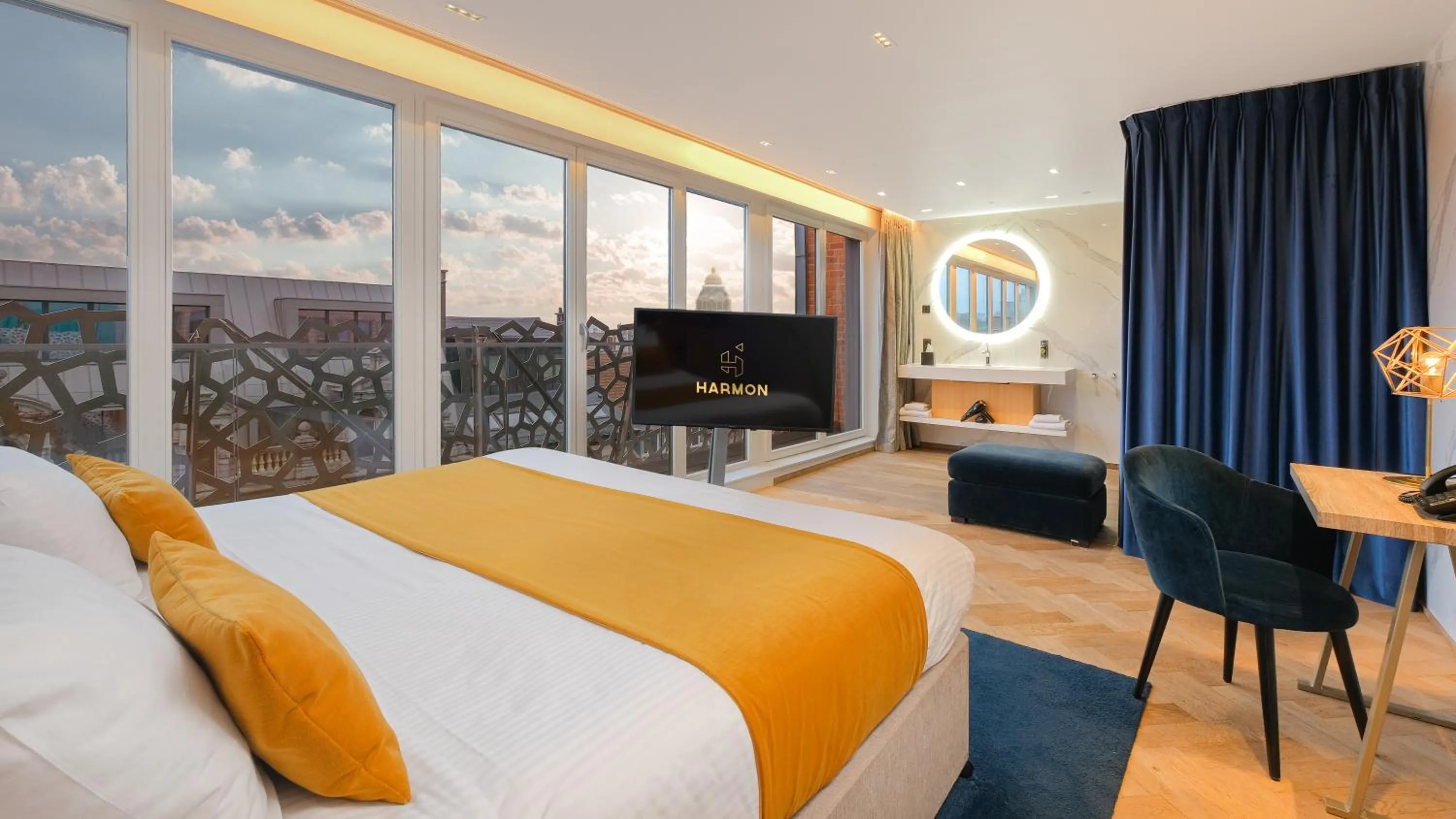 Suite with Balcony in Harmon House - Hotel & Spa